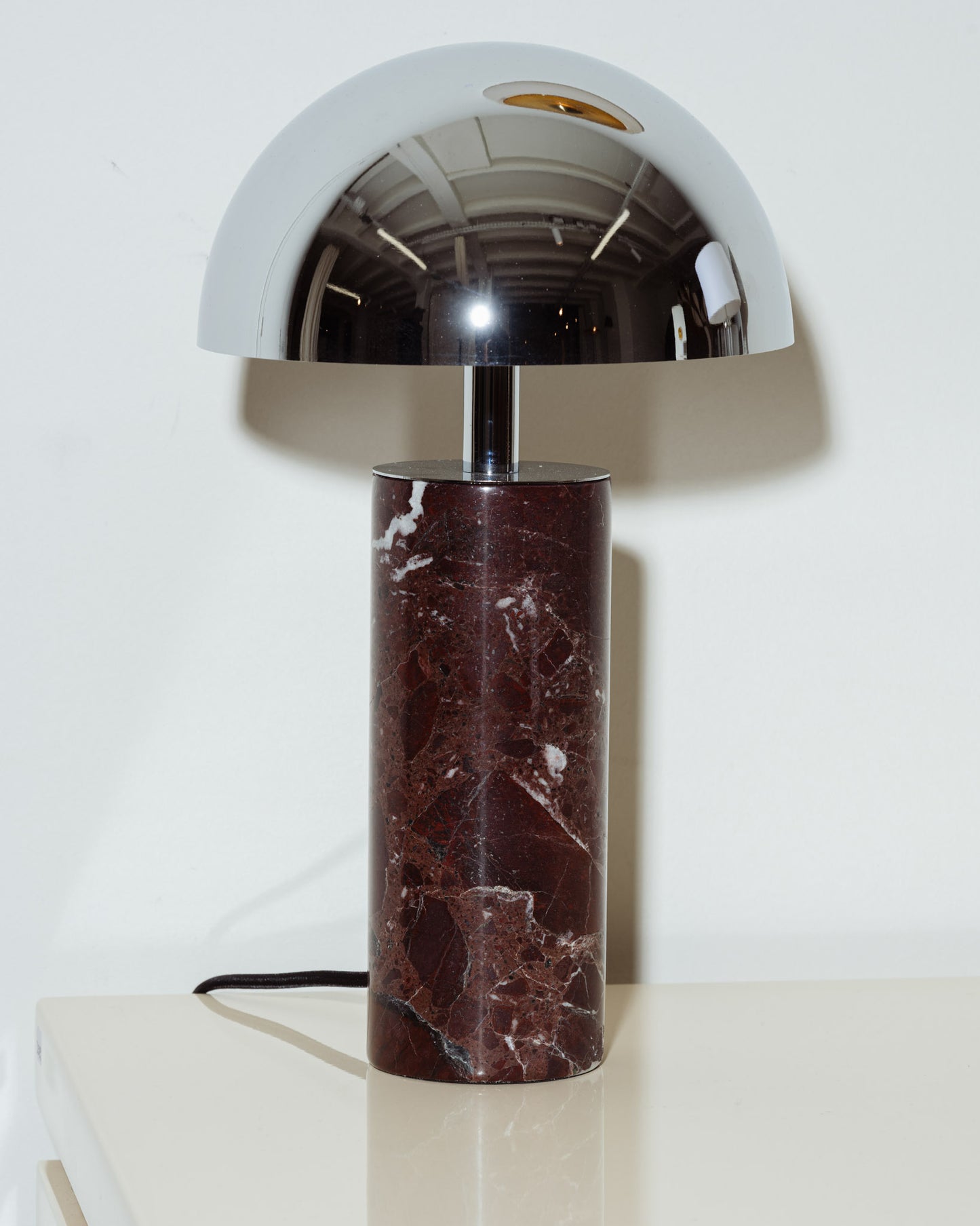 LAMPE DE TABLE ADEI EN MARBRE ET CHROME