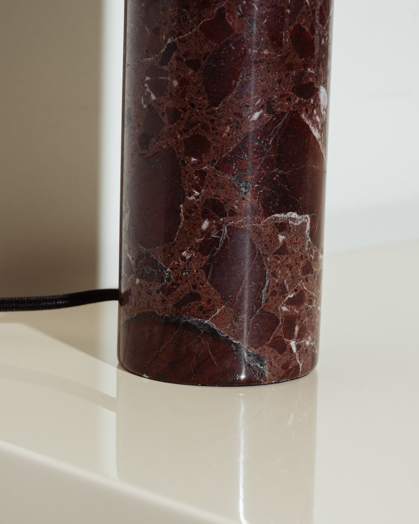 LAMPE DE TABLE ADEI EN MARBRE ET CHROME