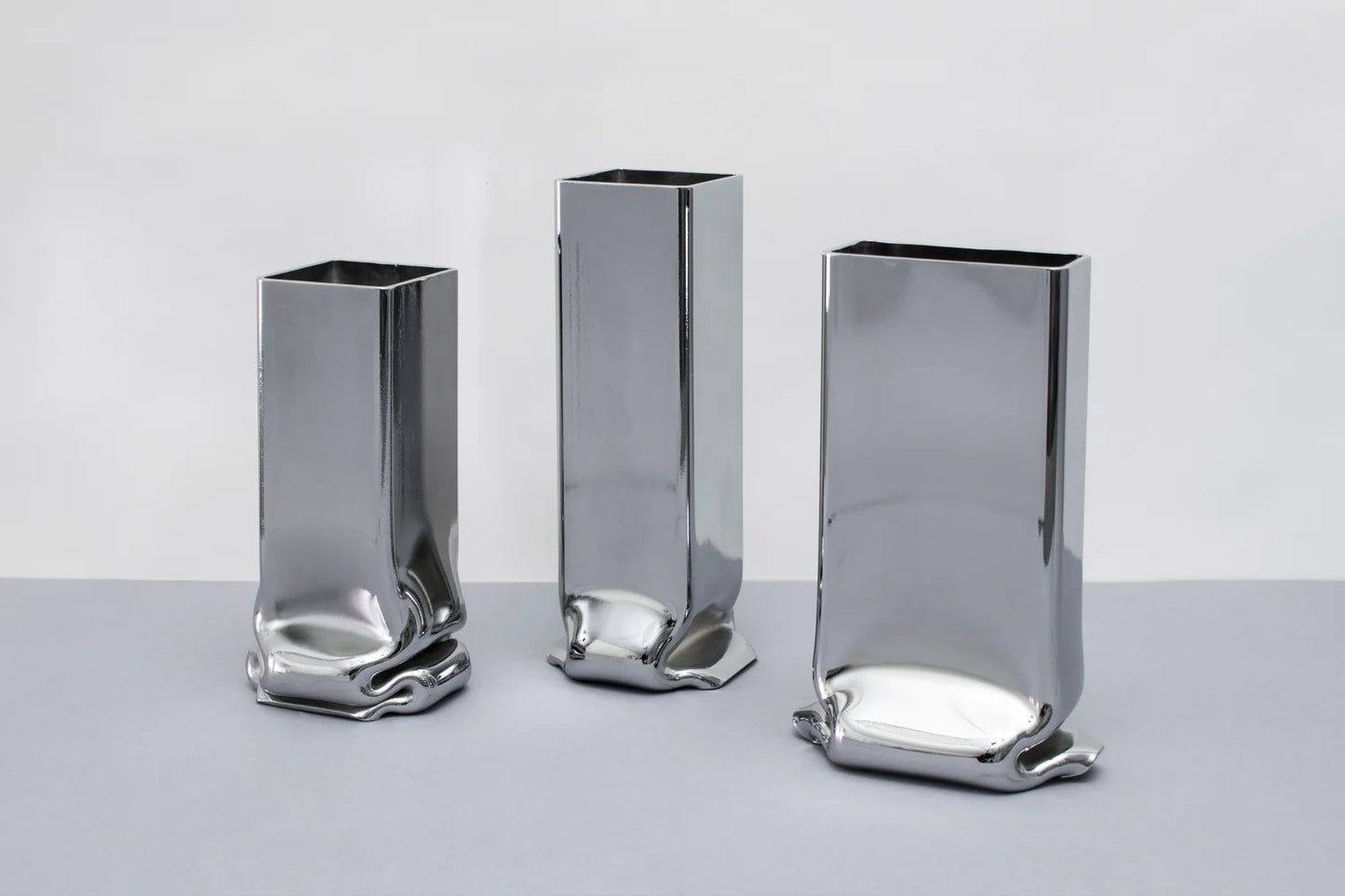 SMALL SQUARE VASE "PRESSURE" CHROME