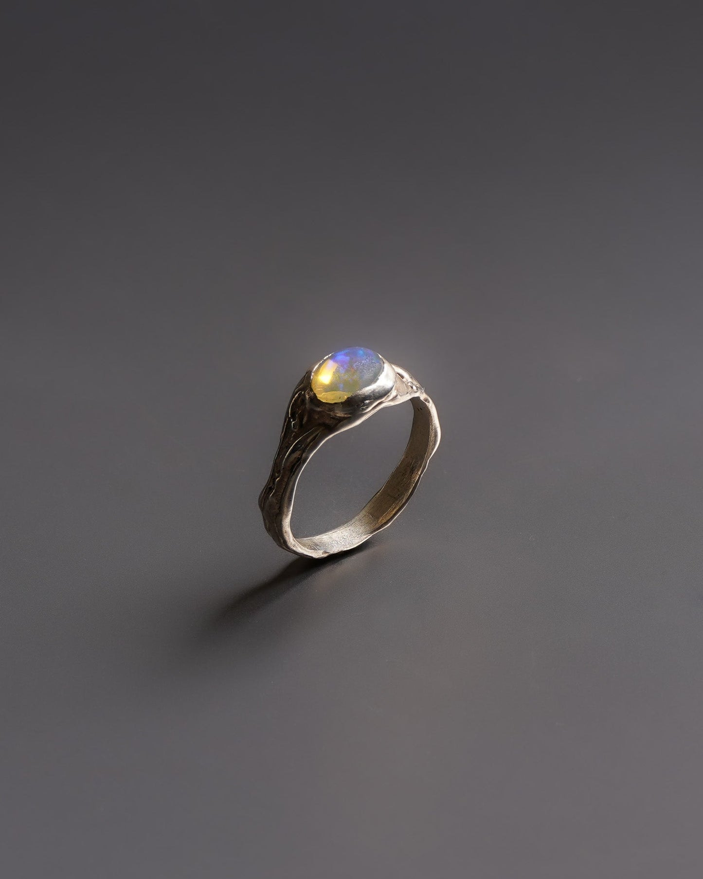 AURA RING IN 925 SILVER AND OPAL