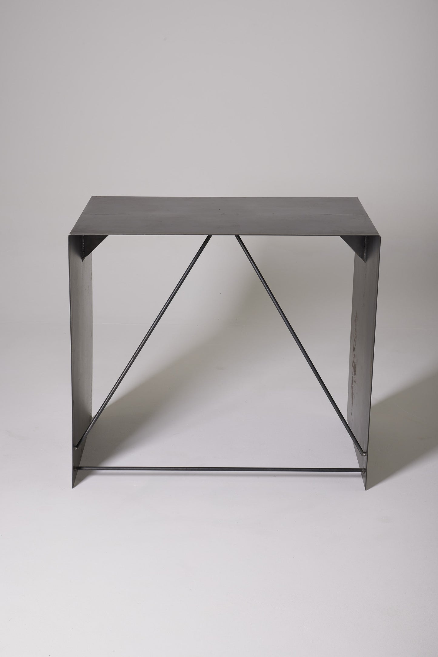 METAL DESK / CONSOLE 