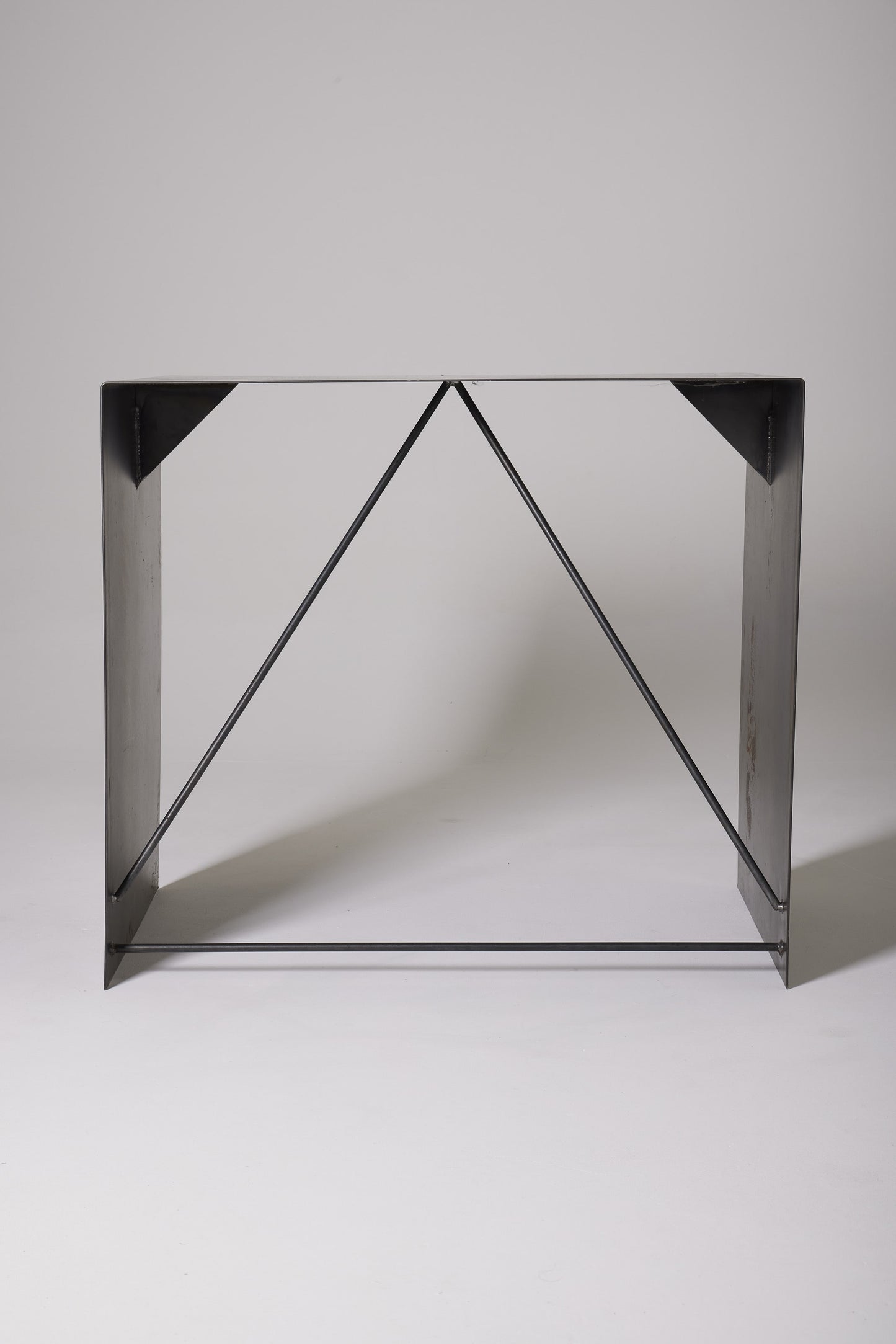 METAL DESK / CONSOLE 