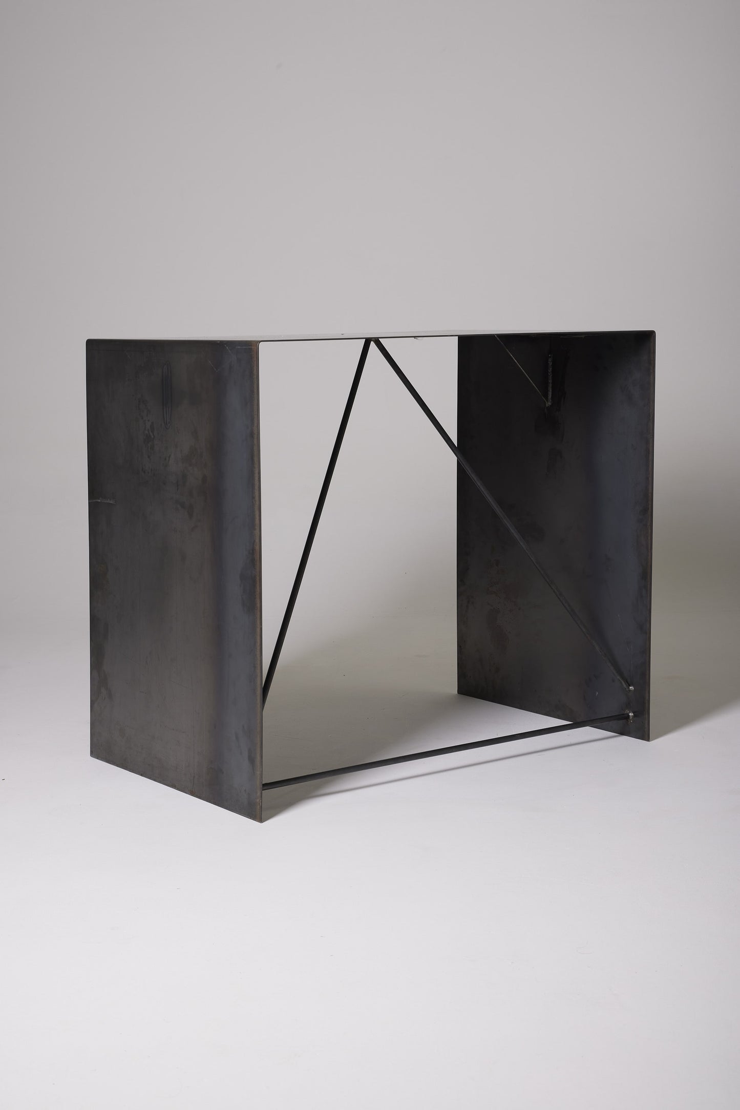 METAL DESK / CONSOLE 