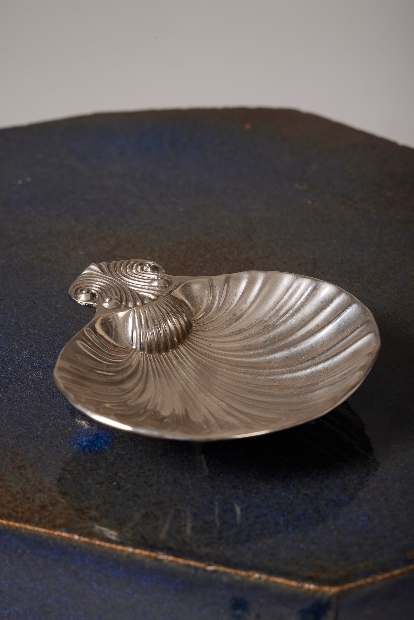 METAL SHELL BOWL