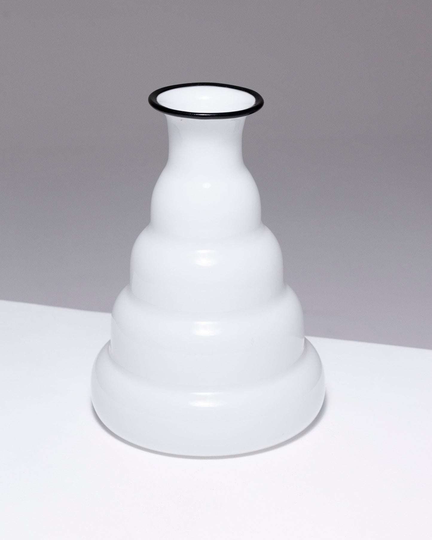 VASE EN VERRE BLANC MURANO, 1980s