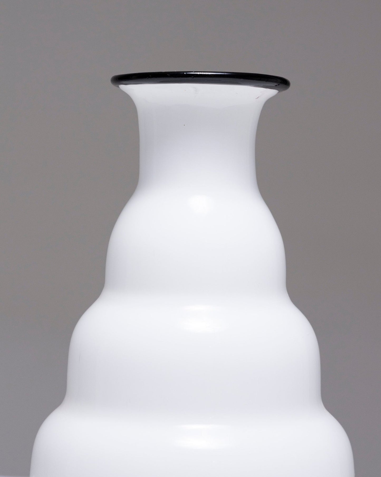 VASE EN VERRE BLANC MURANO, 1980s