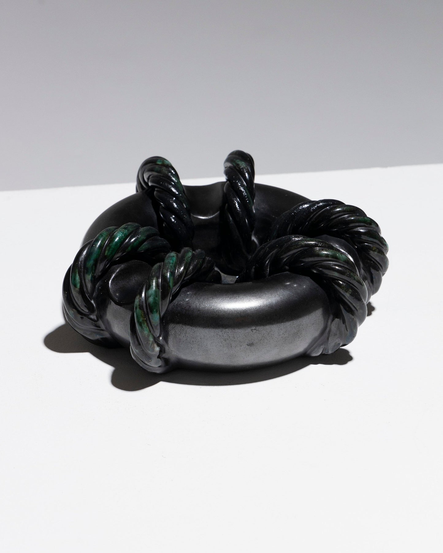 "AUX CORDES" ASHTRAY IN VALLAURIS EARTHENWARE, MARCEL GIRAUD, 1940s