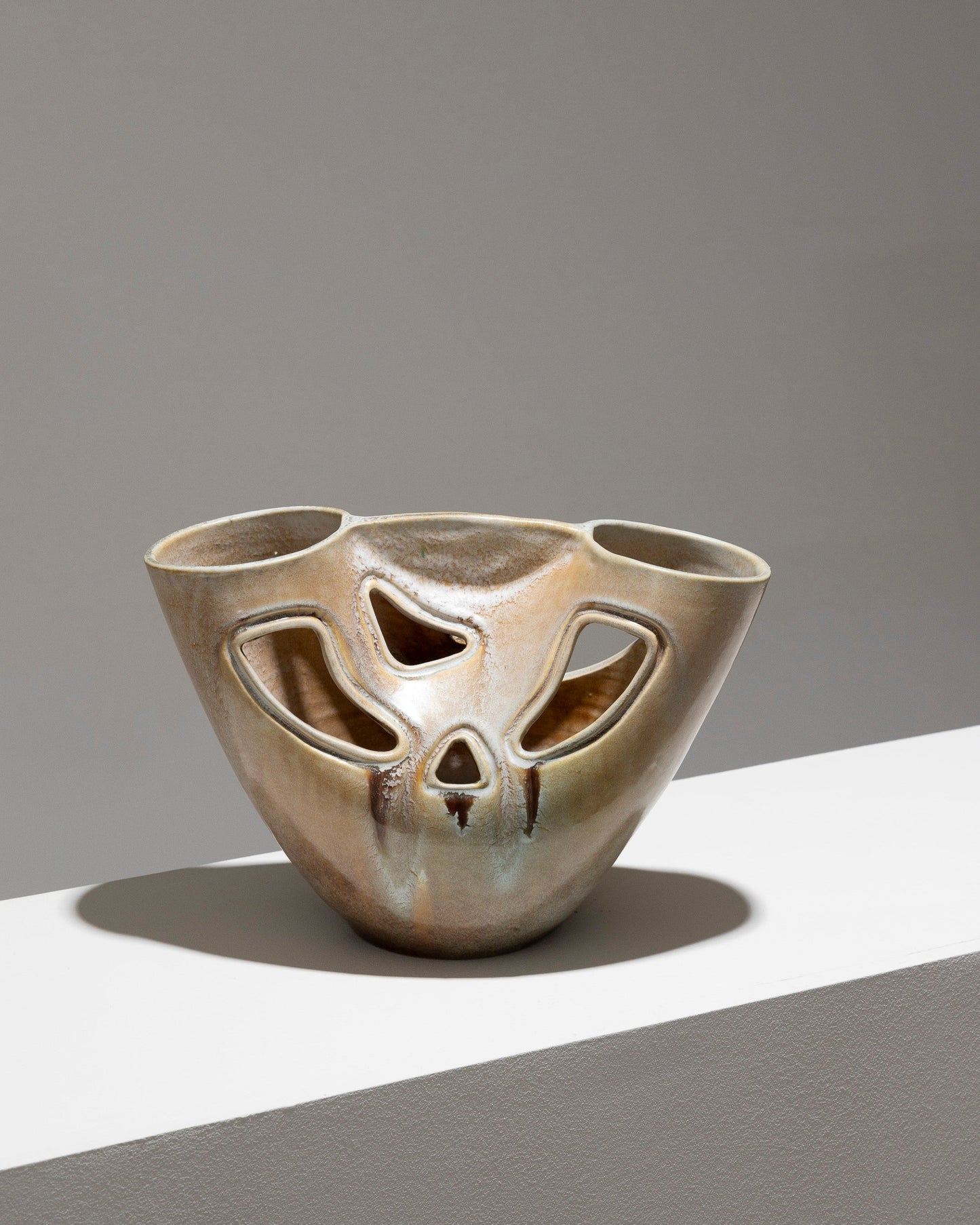 VASE NAVETTE EN CÉRAMIQUE, ACCOLAY, 1960s