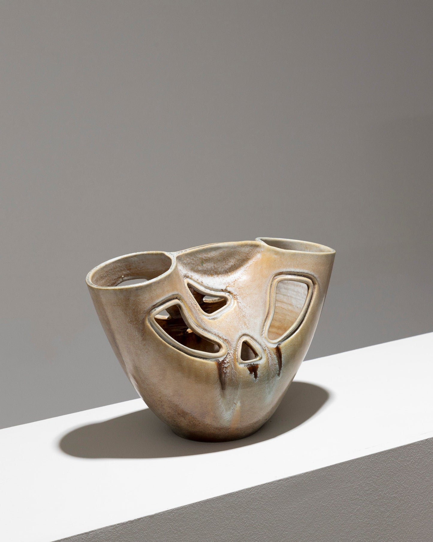 VASE NAVETTE EN CÉRAMIQUE, ACCOLAY, 1960s