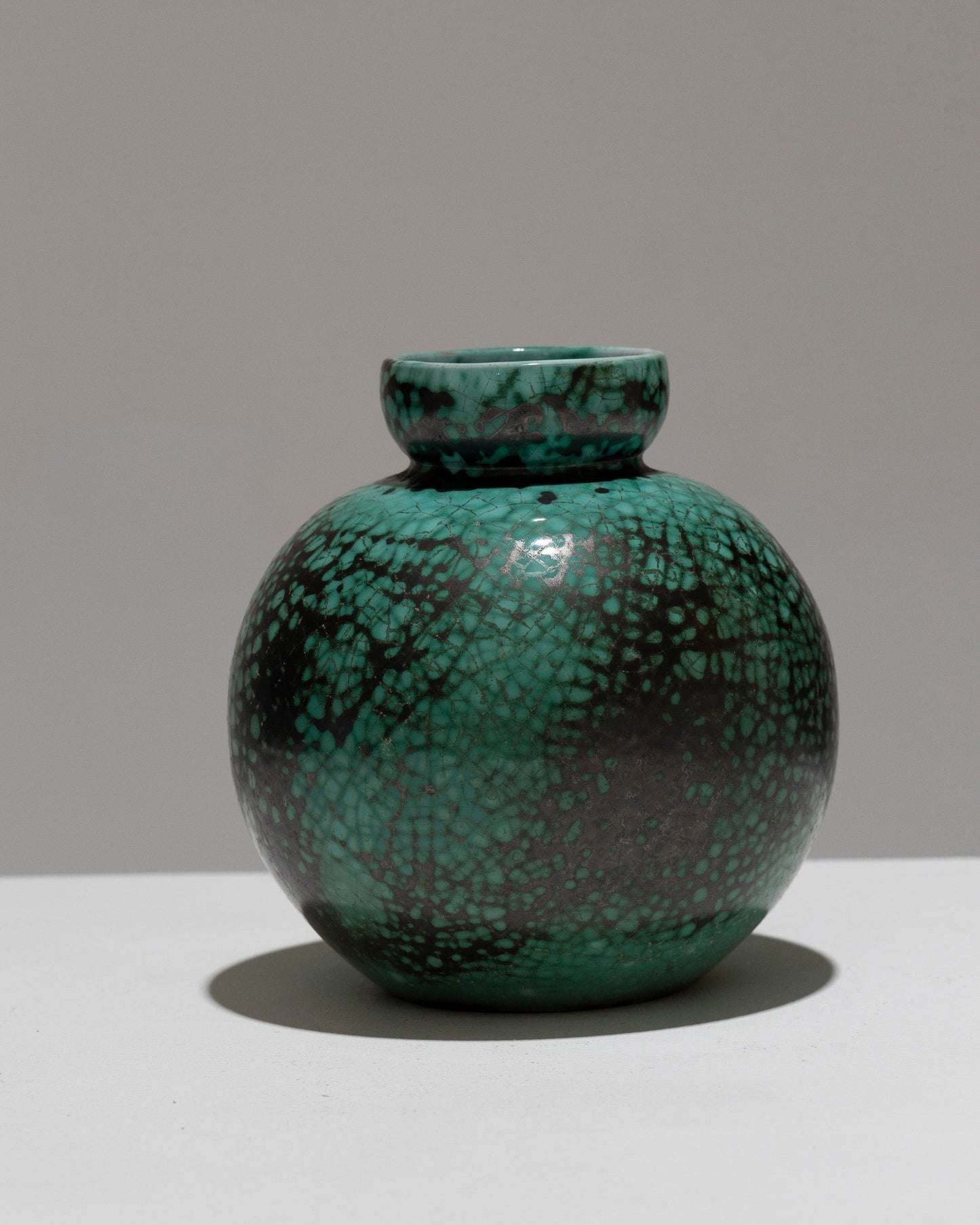 VASE BOULE EN POTERIE ÉMAILLÉE, CAB PRIMAVERA, 1930s