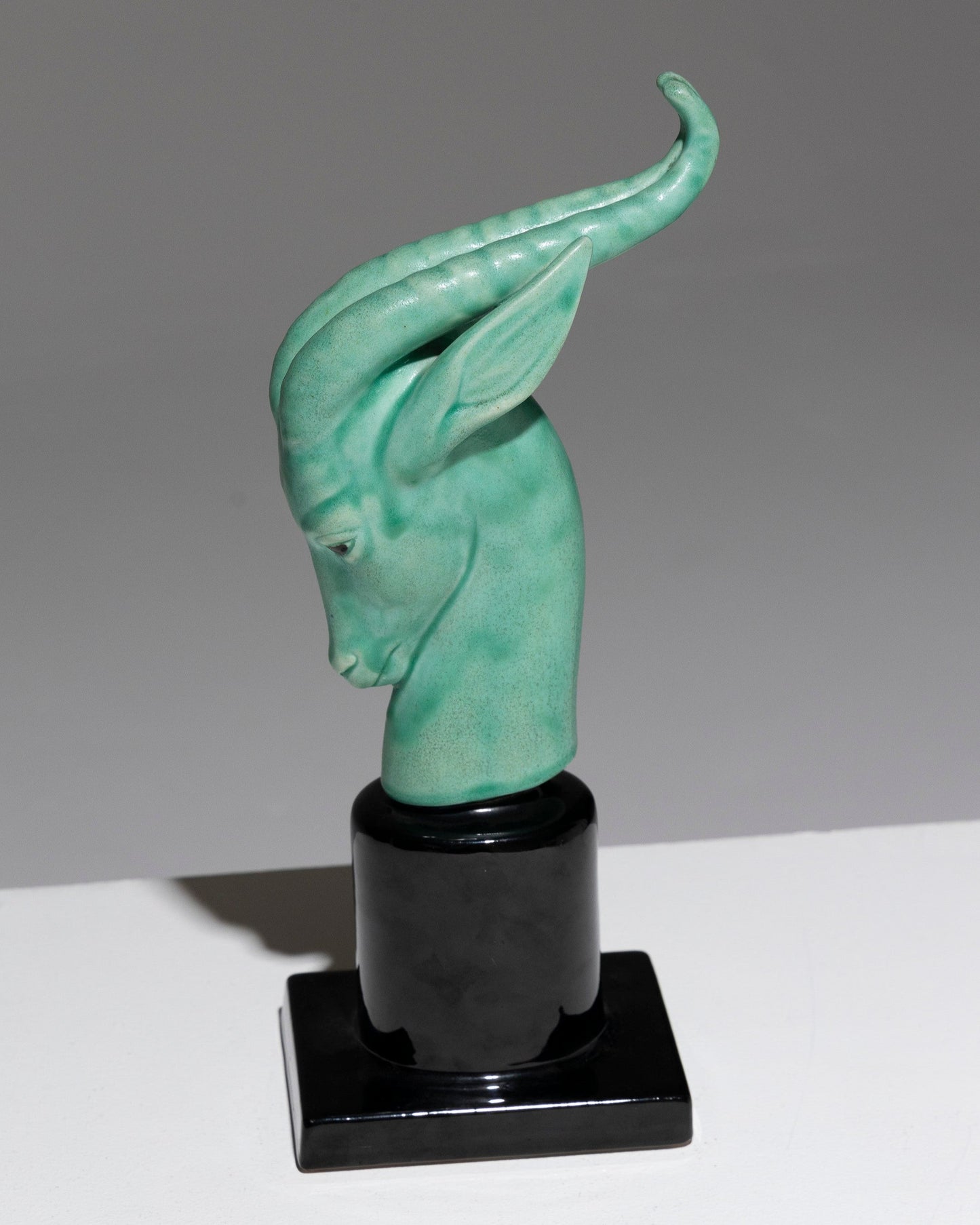 SCULPTURE PORCELAINE "TÊTE D'ANTILOPE", PAUL MILET, 1930s