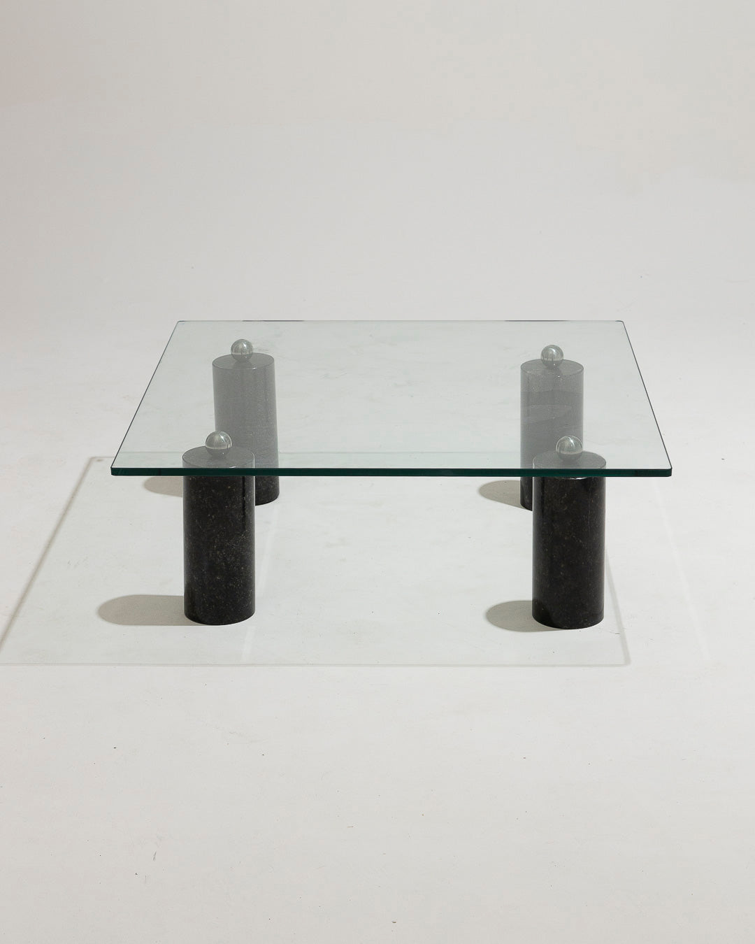 TABLE BASSE EN VERRE ET MARBRE NOIR, 1970s