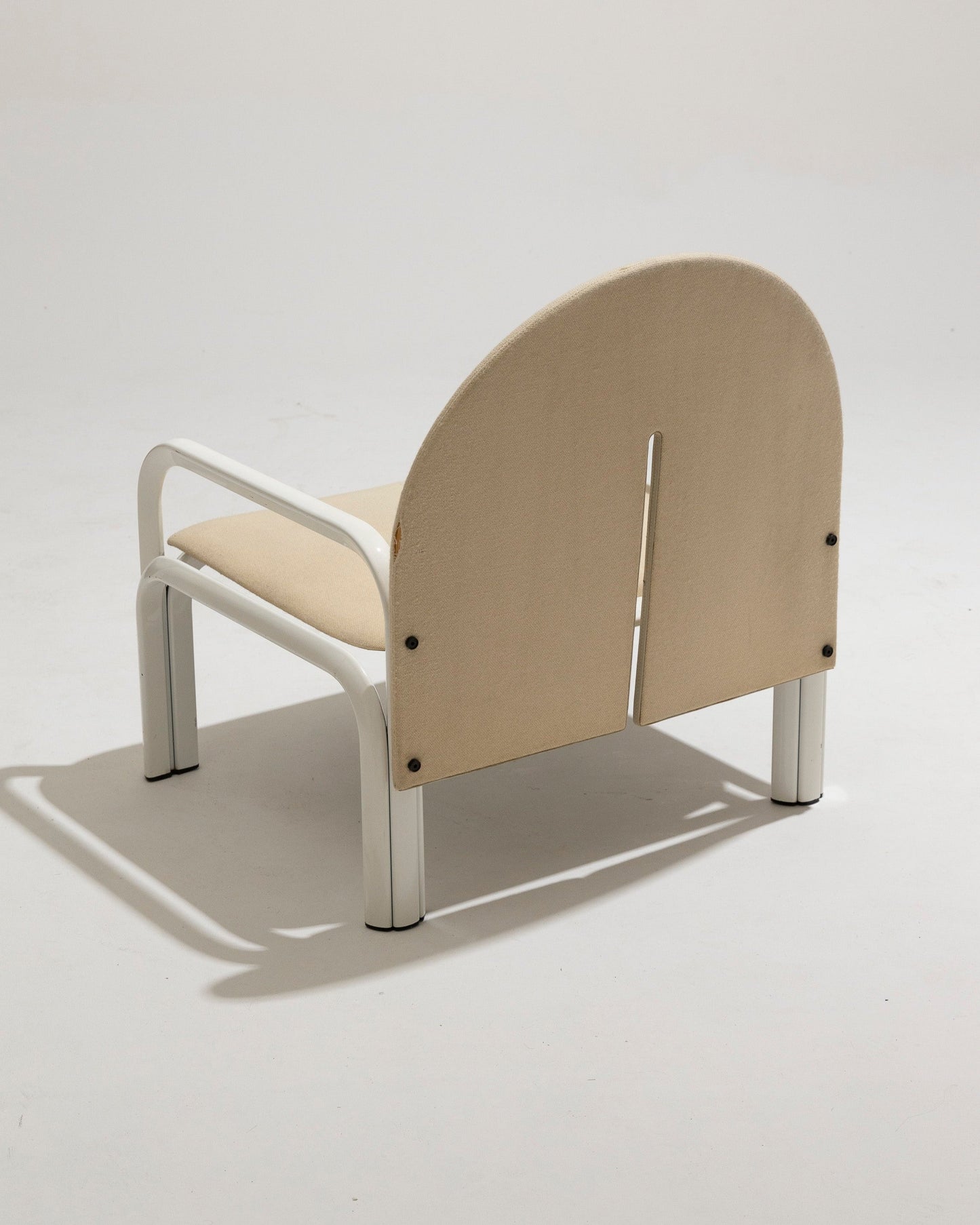 “54L” ARMCHAIR IN WHITE METAL AND FABRIC, GAE AULENTI, 1970s