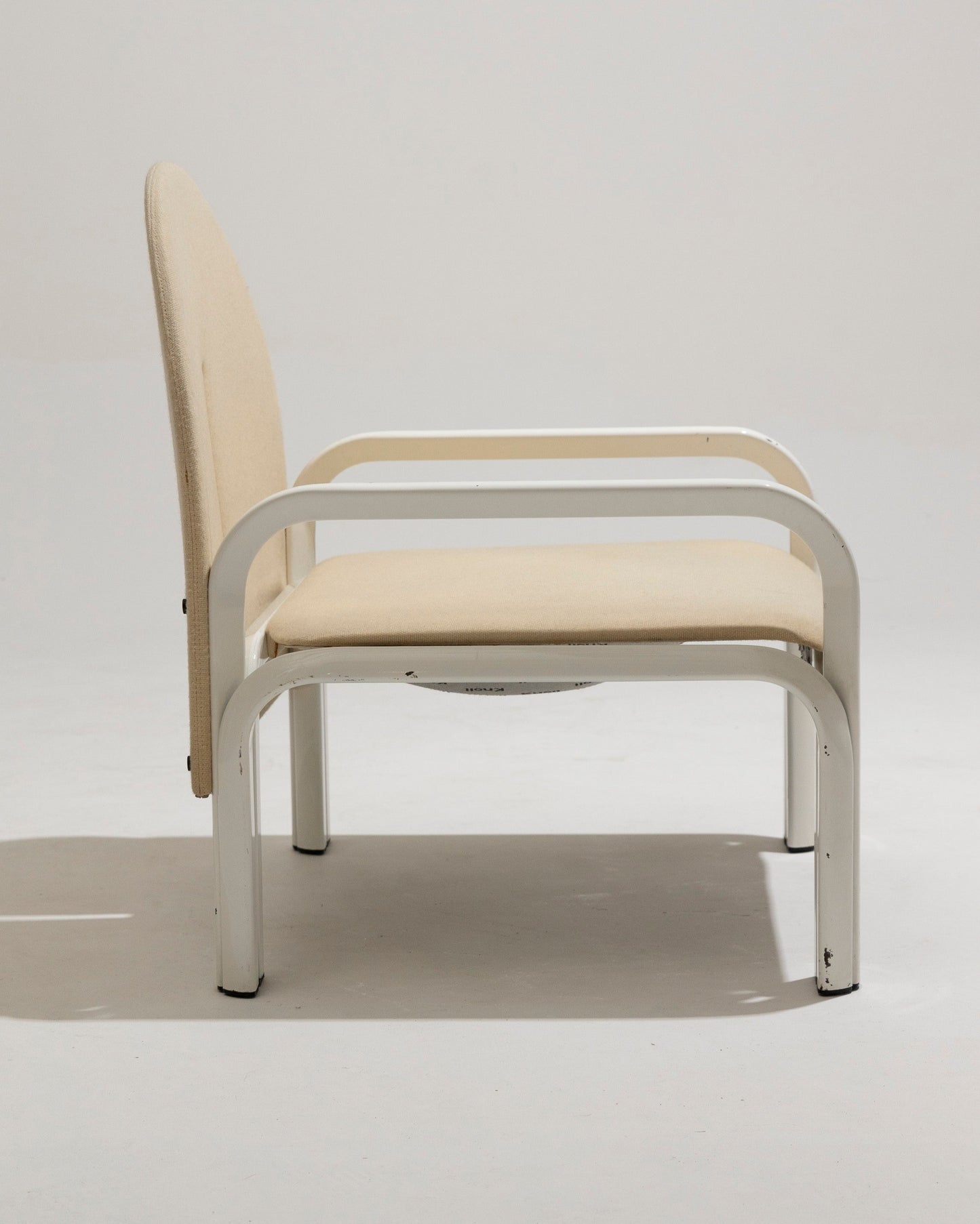 “54L” ARMCHAIR IN WHITE METAL AND FABRIC, GAE AULENTI, 1970s