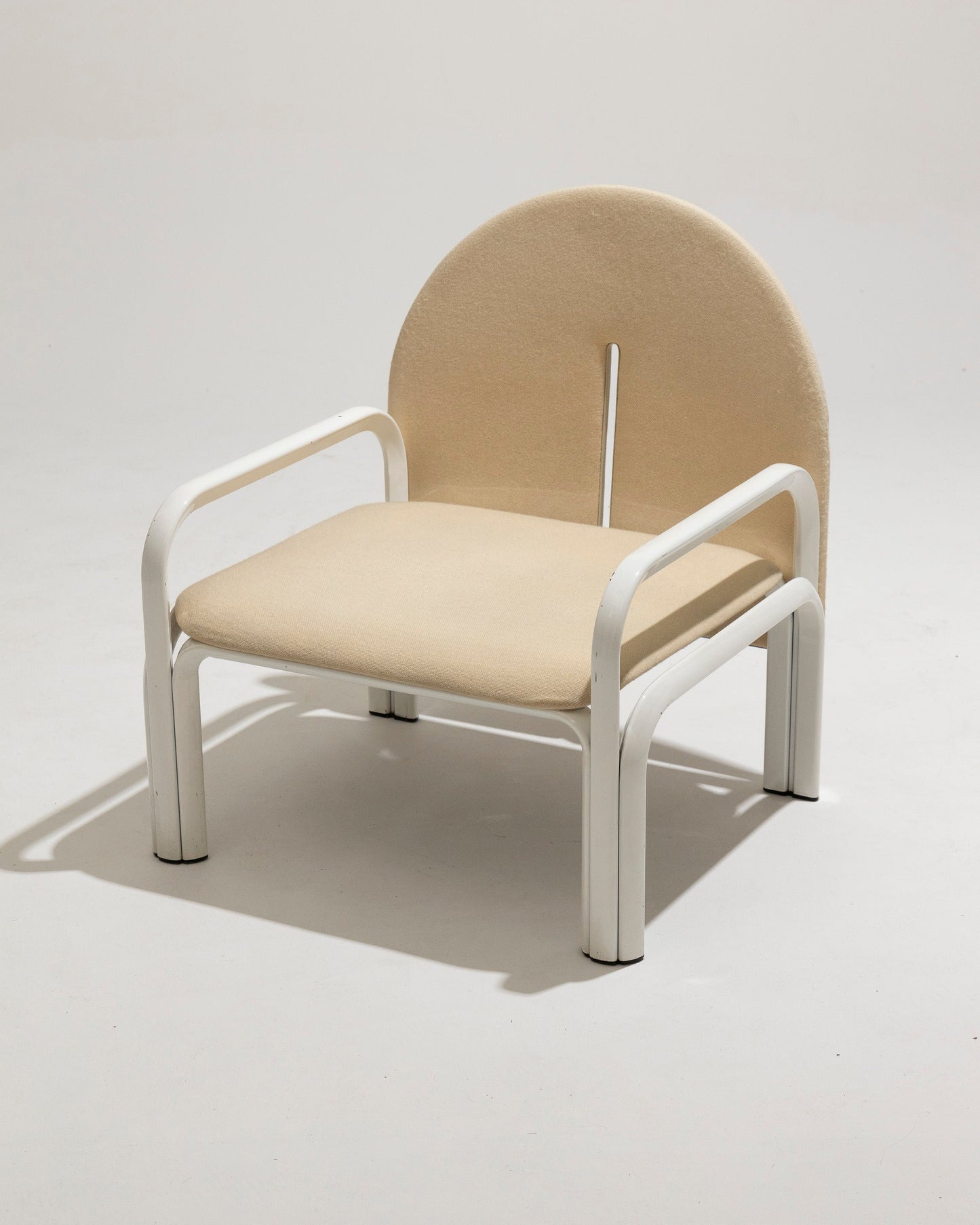 “54L” ARMCHAIR IN WHITE METAL AND FABRIC, GAE AULENTI, 1970s