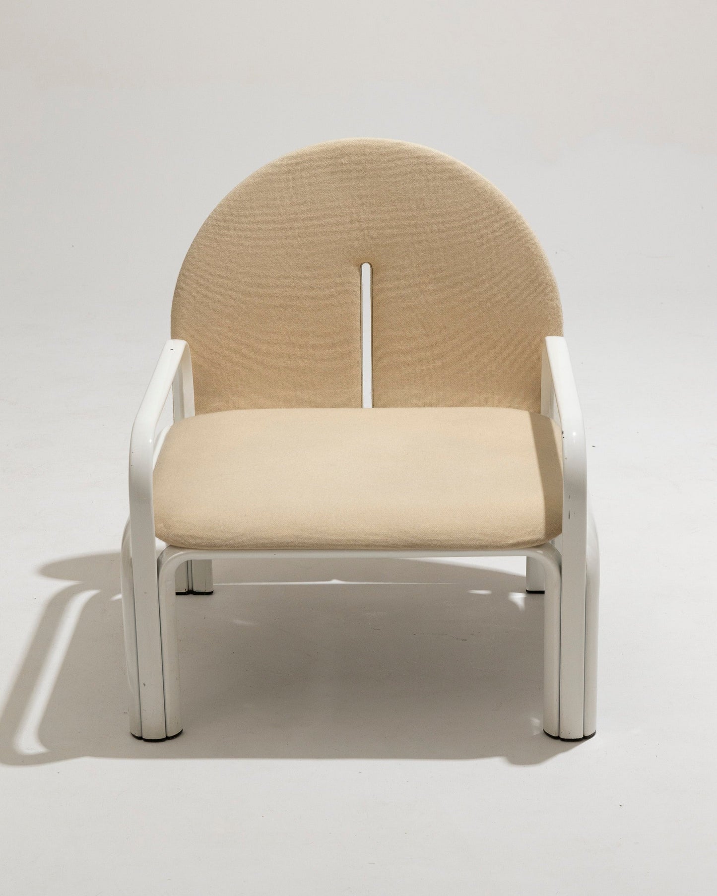 “54L” ARMCHAIR IN WHITE METAL AND FABRIC, GAE AULENTI, 1970s