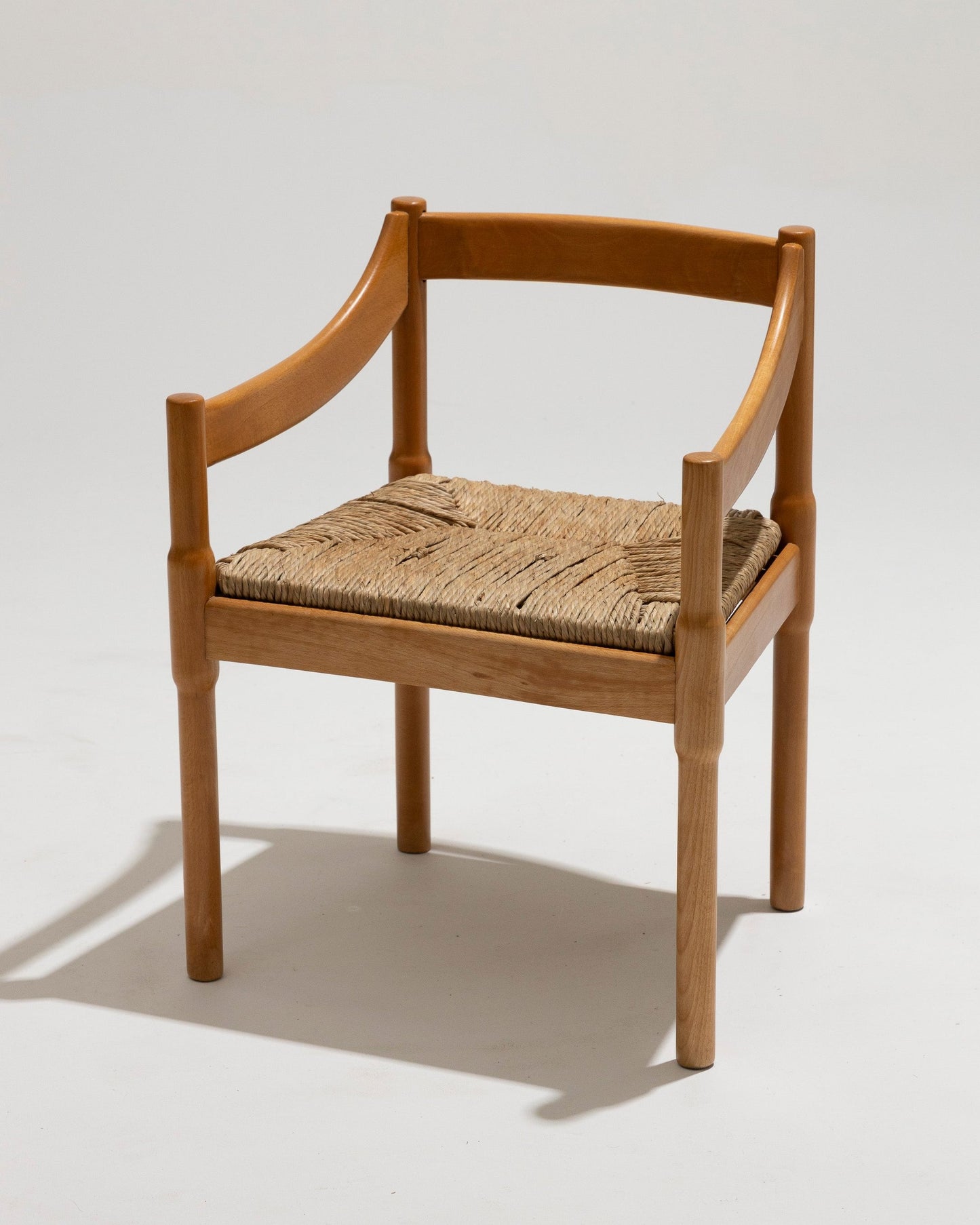 PAIRE DE CHAISES EN PAILLE ET BOIS, VICO MAGISTRETTI, CASSINA, 1960s