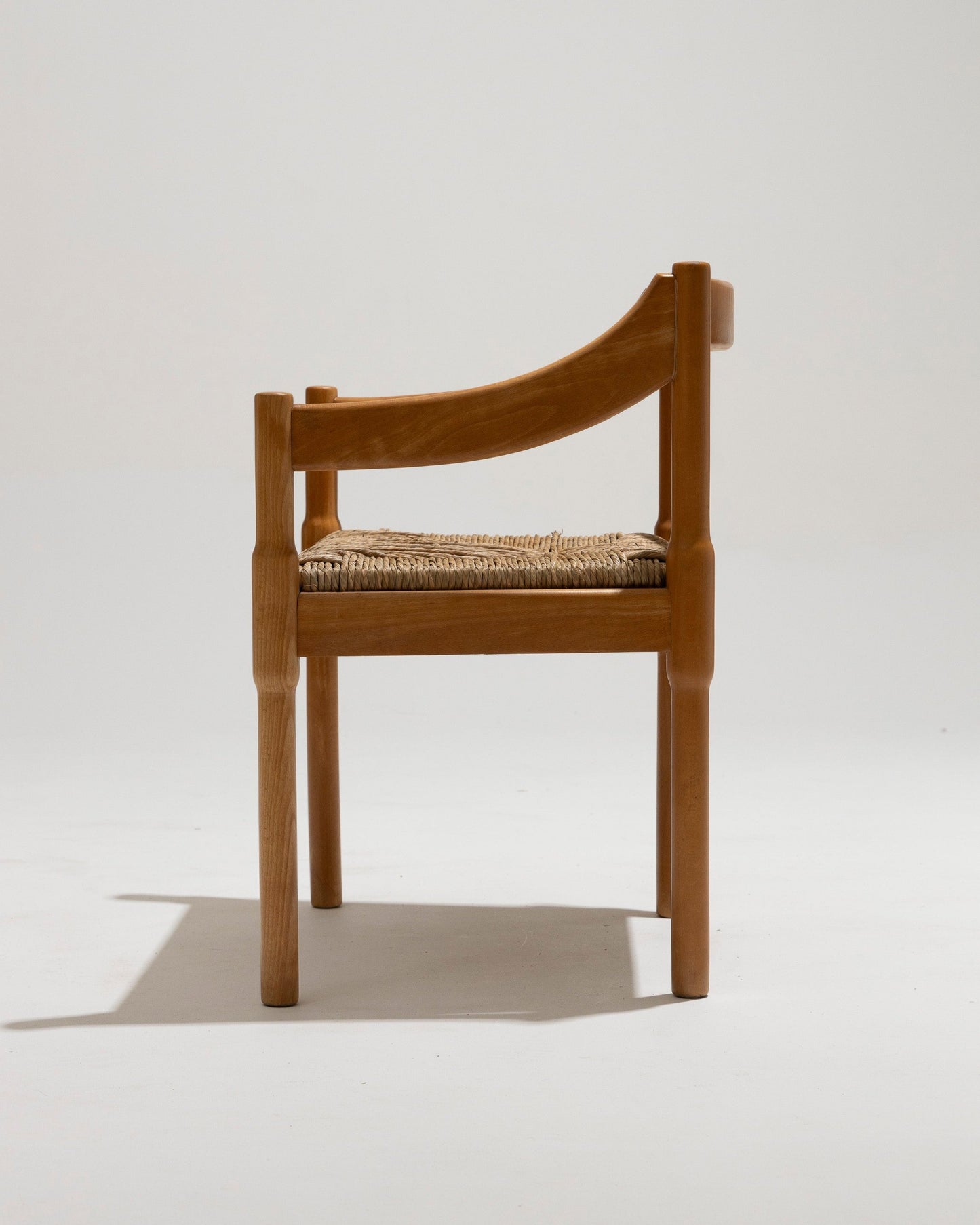 PAIRE DE CHAISES EN PAILLE ET BOIS, VICO MAGISTRETTI, CASSINA, 1960s