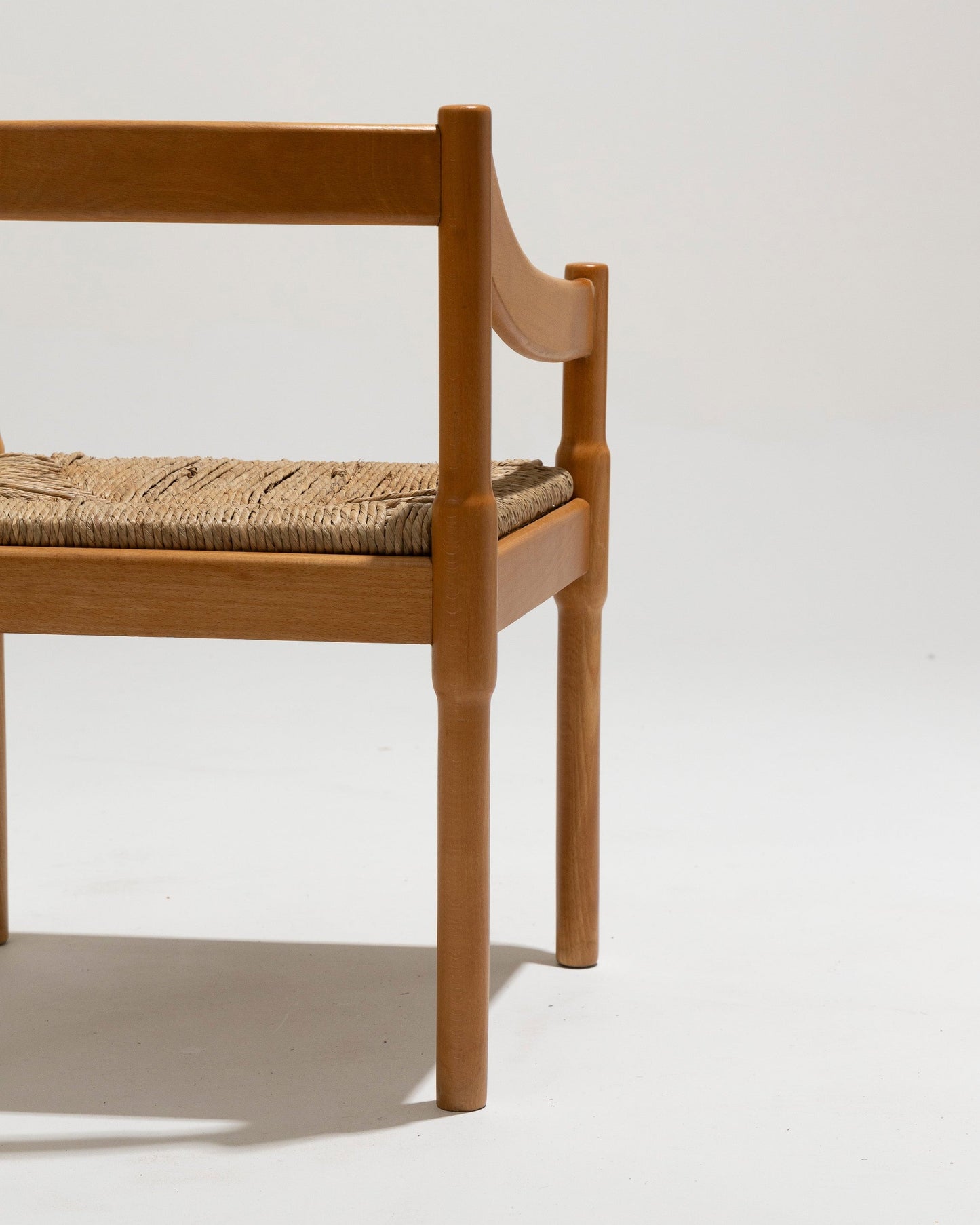 PAIRE DE CHAISES EN PAILLE ET BOIS, VICO MAGISTRETTI, CASSINA, 1960s