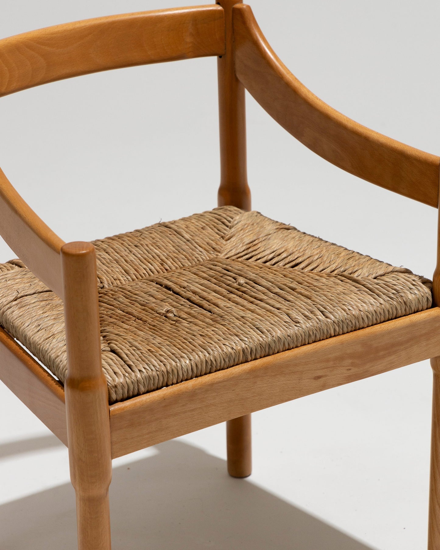 PAIRE DE CHAISES EN PAILLE ET BOIS, VICO MAGISTRETTI, CASSINA, 1960s