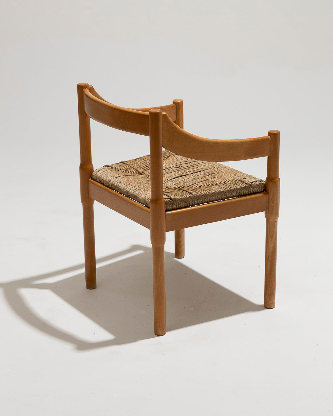 WITHOUT PRICE / SET OF 6 STRAW AND WOOD CHAIRS, VICO MAGISTRETTI, CASSINA, 1960s 