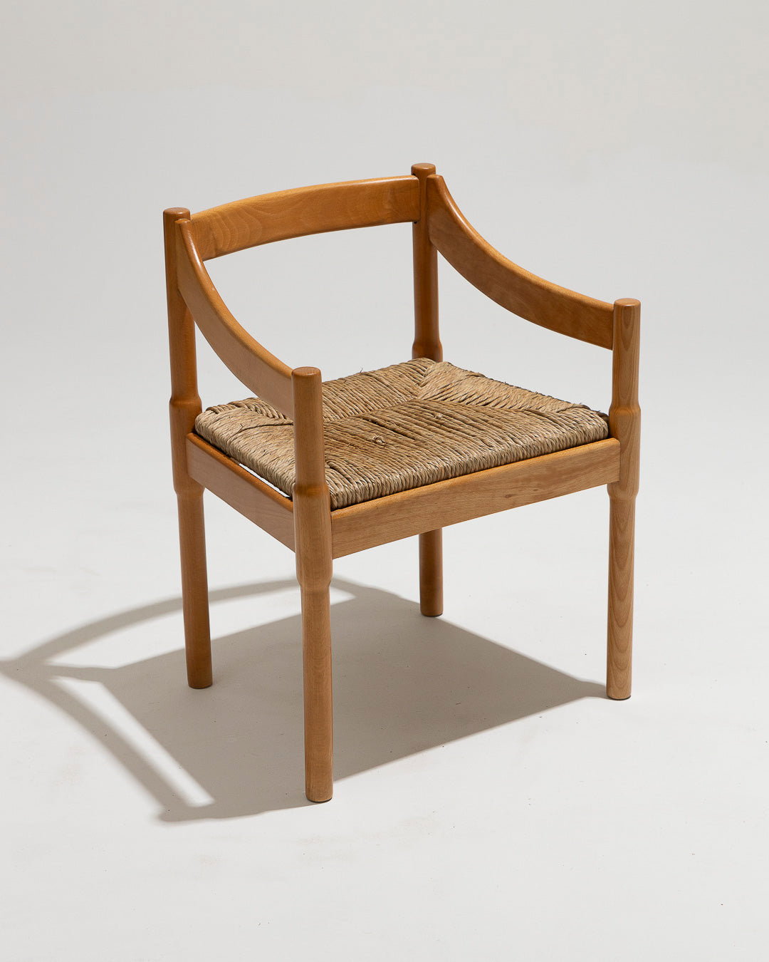 WITHOUT PRICE / SET OF 6 STRAW AND WOOD CHAIRS, VICO MAGISTRETTI, CASSINA, 1960s 