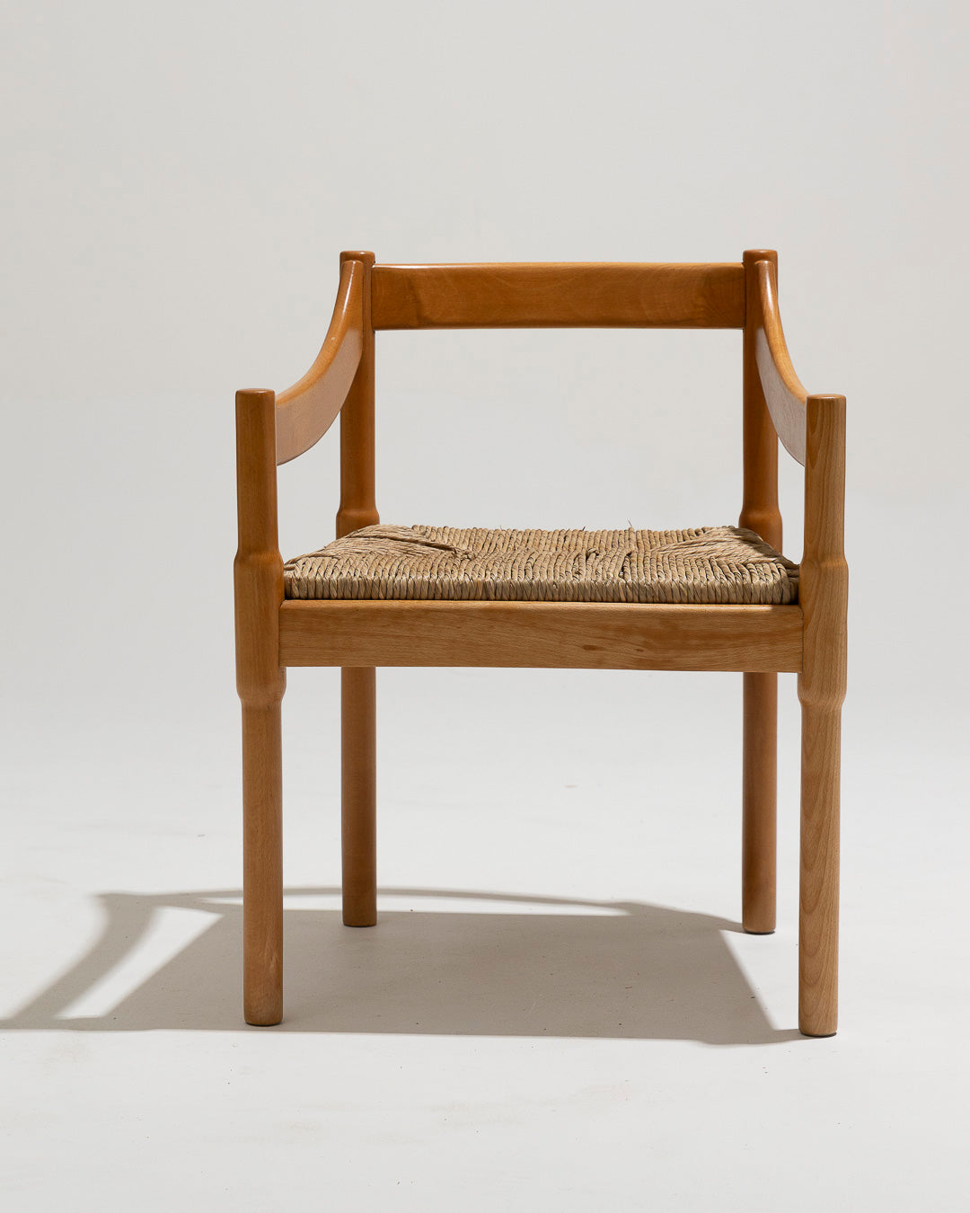 WITHOUT PRICE / SET OF 6 STRAW AND WOOD CHAIRS, VICO MAGISTRETTI, CASSINA, 1960s 