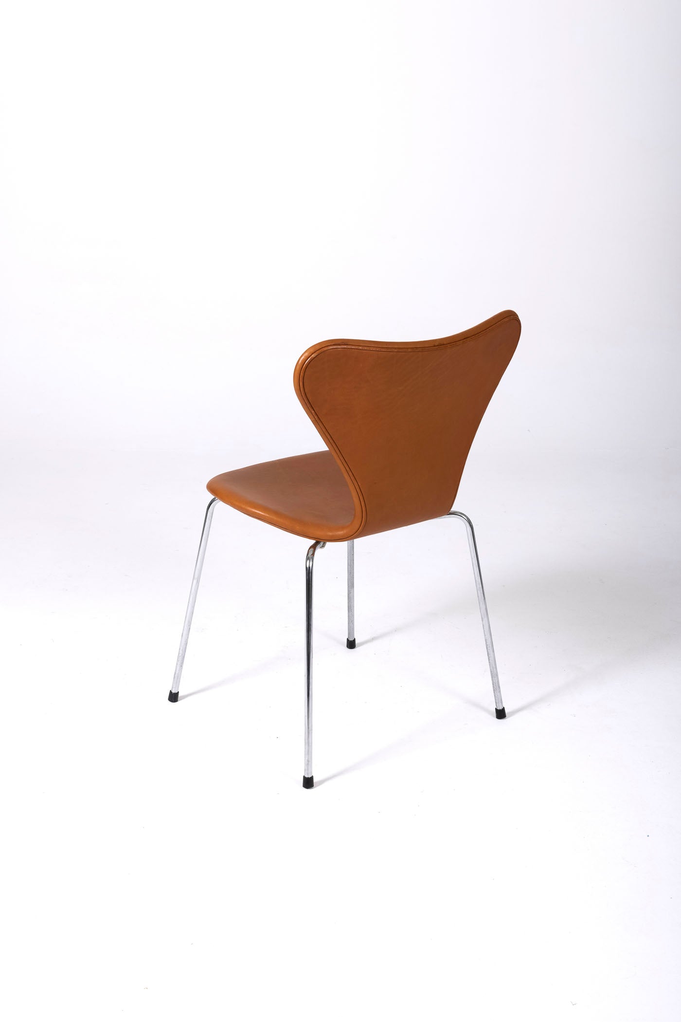 Arne Jacobsen leather chair