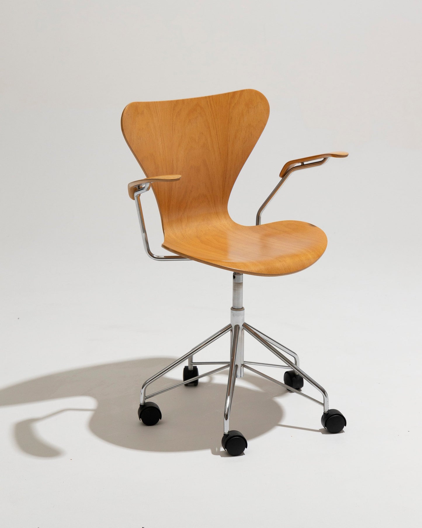 SWIVEL OFFICE CHAIR 3217, ARNE JACOBSEN, 1960s 