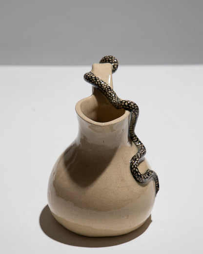 PICHET "SERPENT" EN GRÈS BLANC, LOHANA SABY