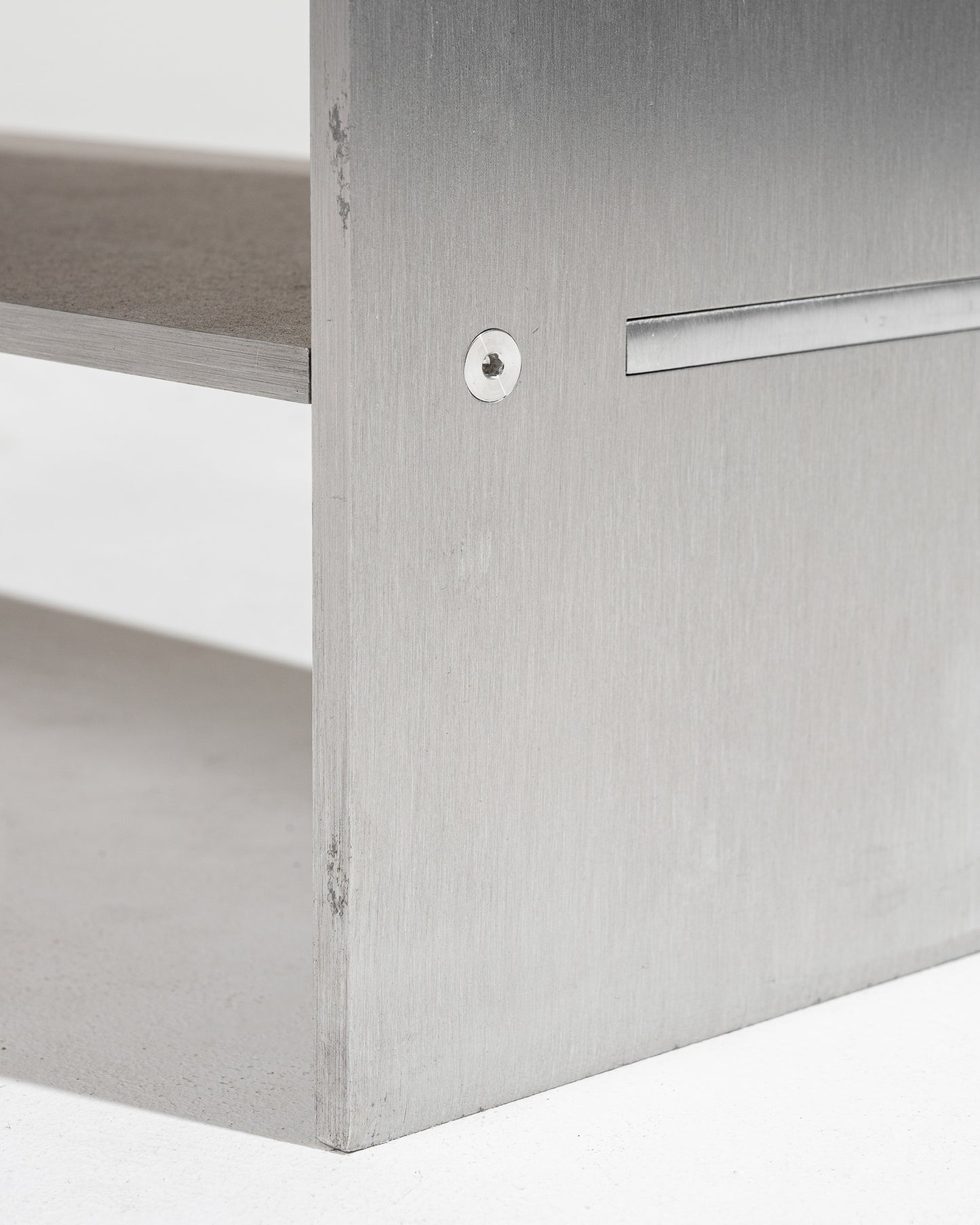 F15 E metal side table 