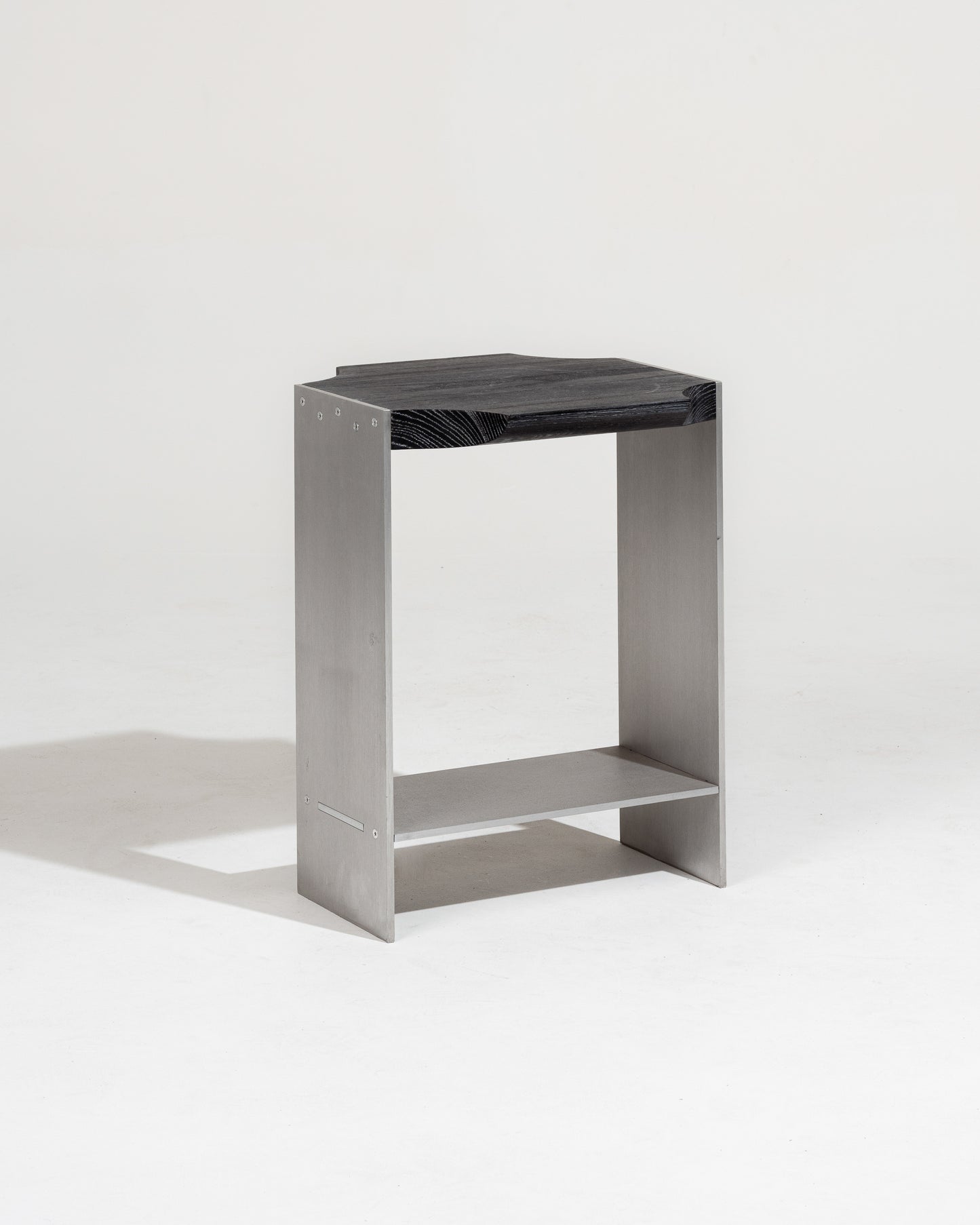 F15 E metal side table 