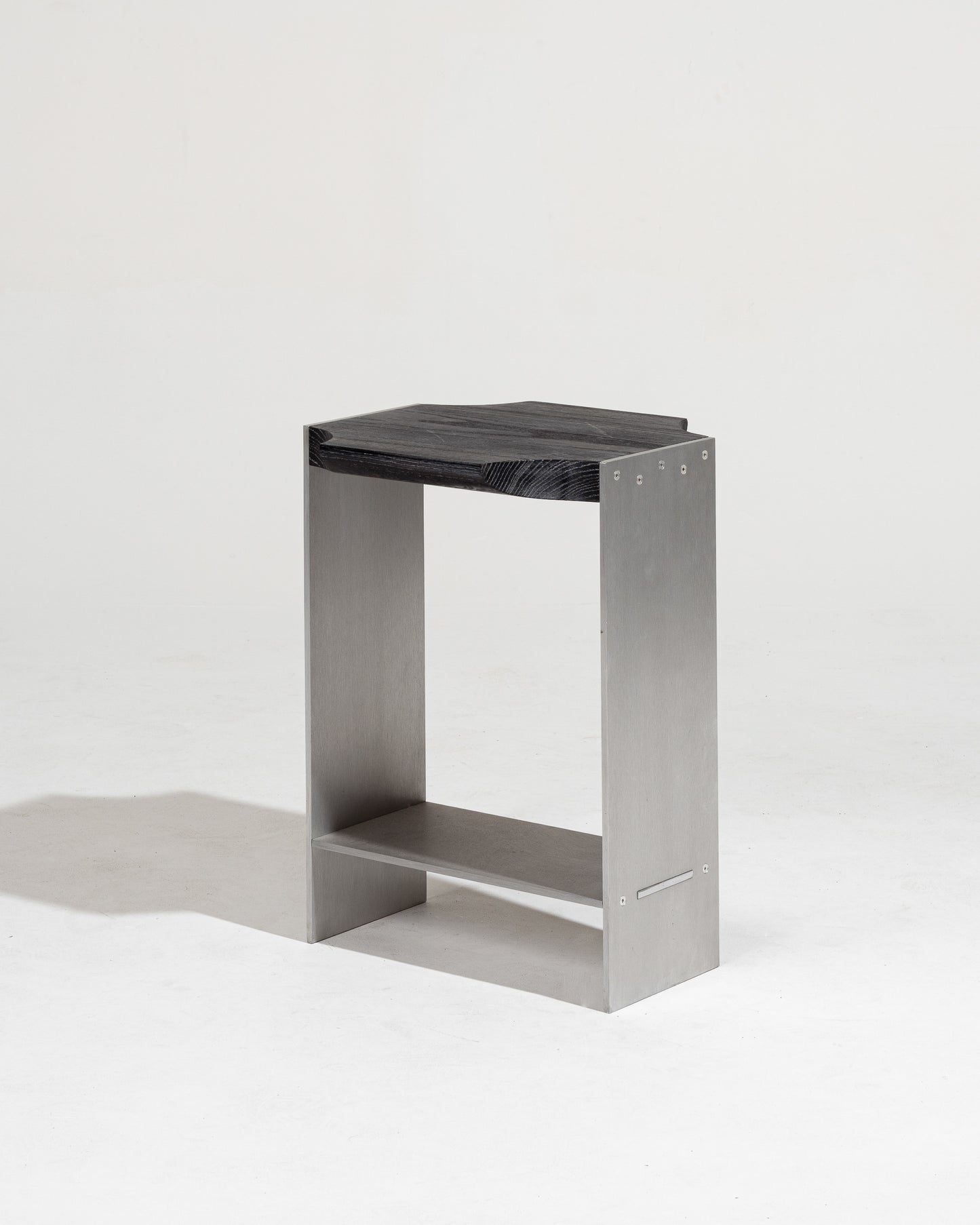 F15 E metal side table 