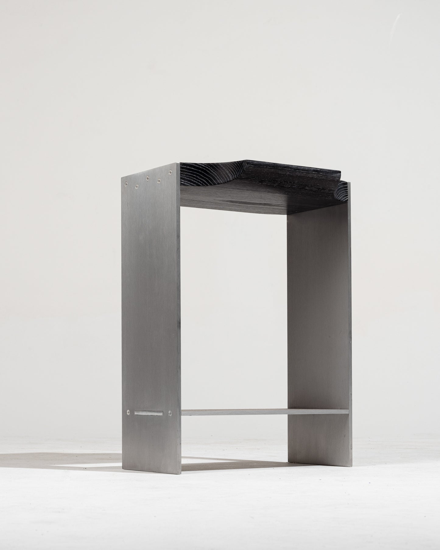 F15 E metal side table 