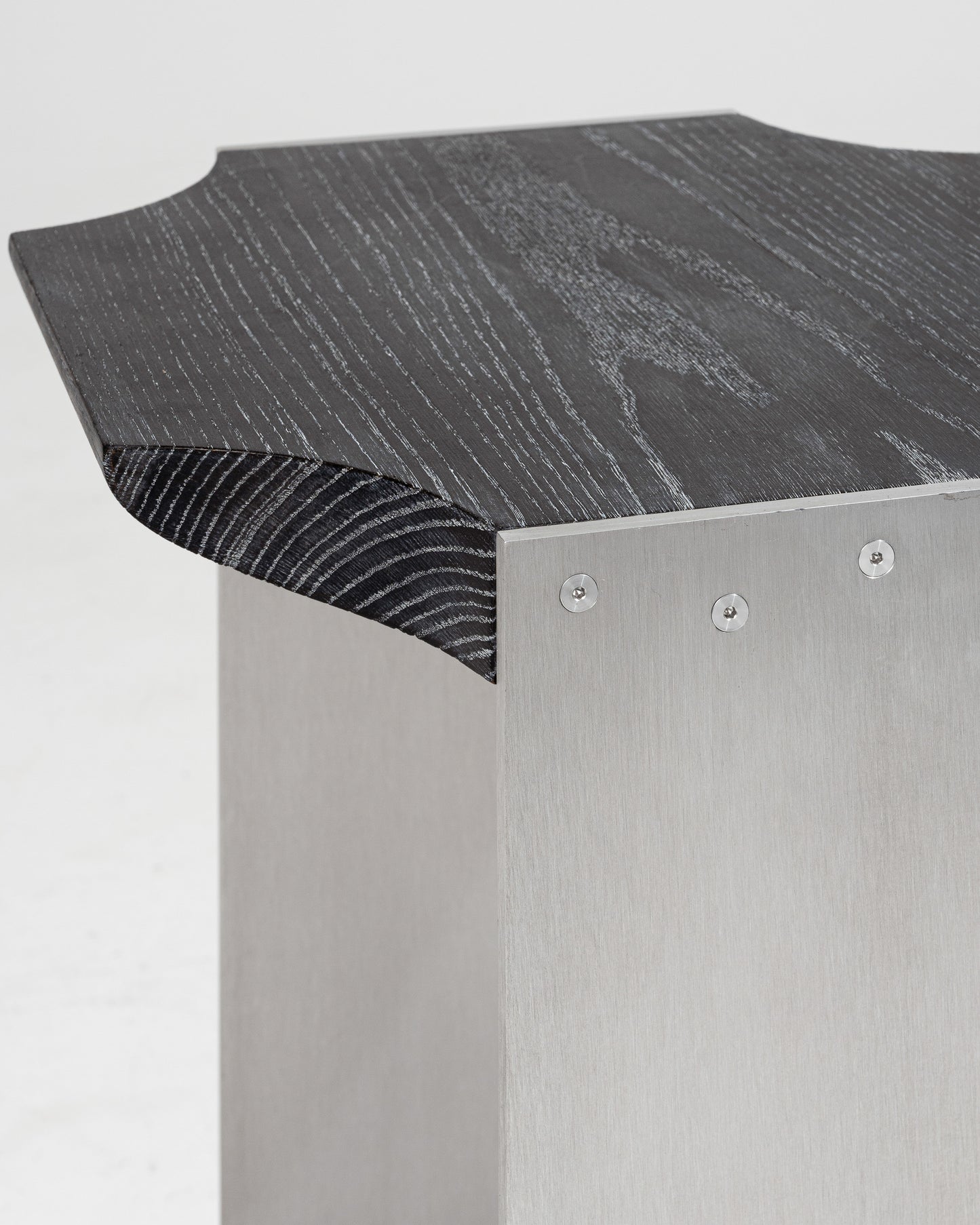 F15 E metal side table 