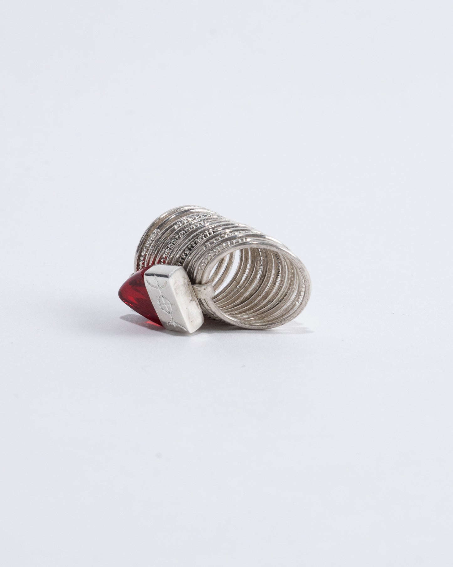 "AKOR" RING IN 925 SILVER AND RED CRYSTAL