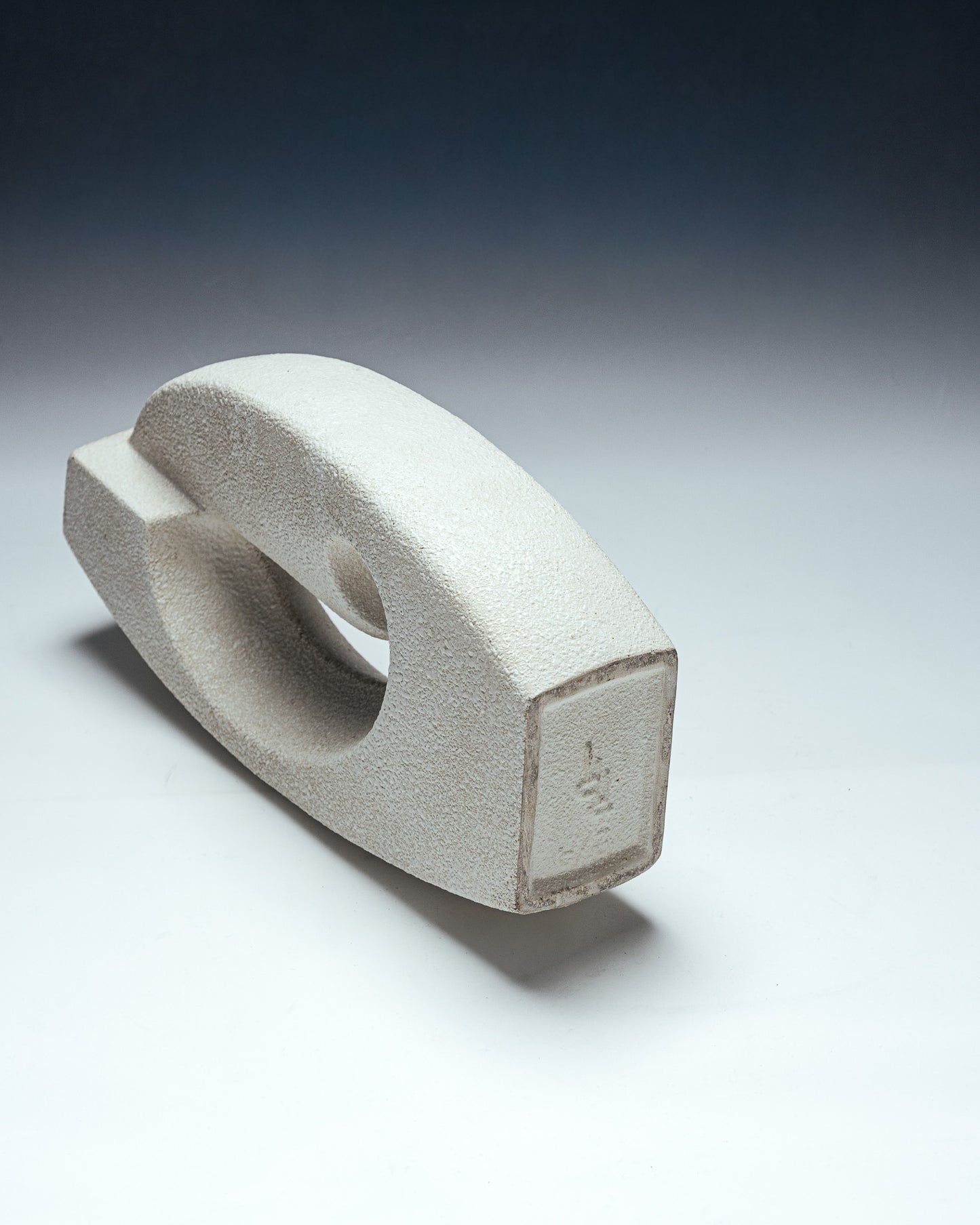 VASE EN FAÏENCE MOULÉE, ROBERTO RIGON, 1960s