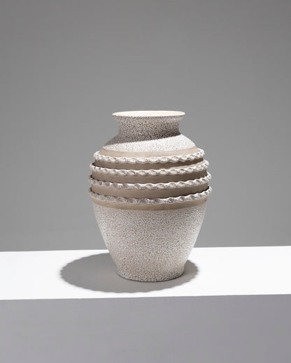 VASE EN CÉRAMIQUE CRISPÉE, 1940s