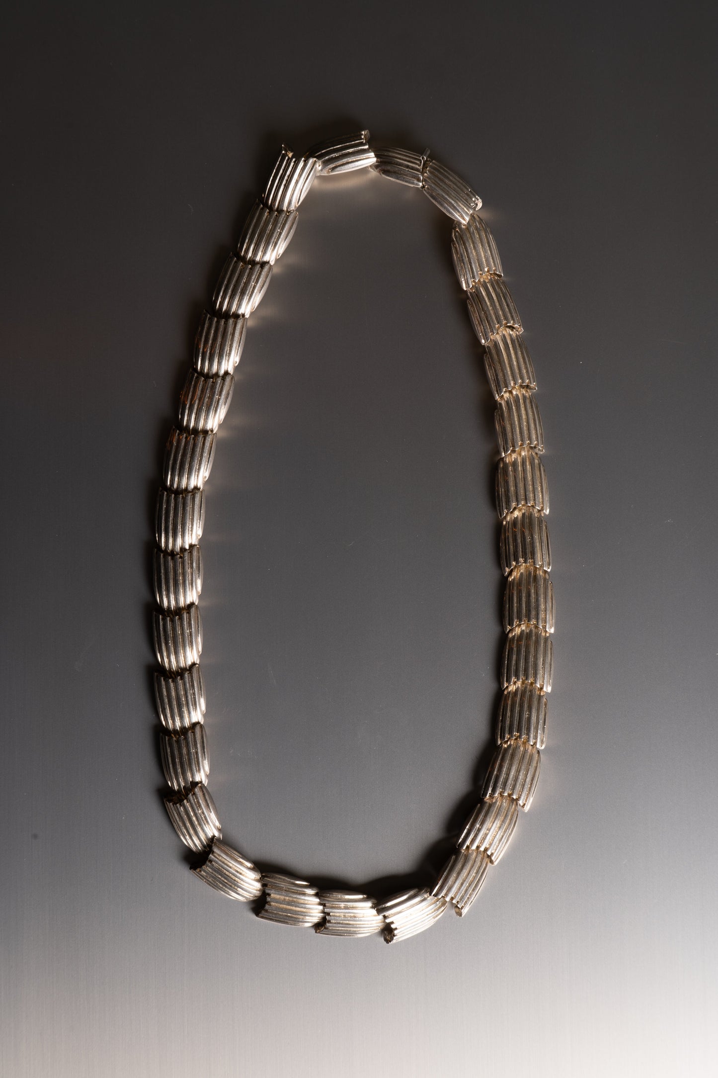 COLLIER EN MÉTAL ARGENTÉ, CLAUDE MONTANA, 1980s
