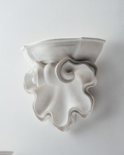 PAIRE D'APPLIQUES COQUILLAGE EN PLÂTRE, 1940s