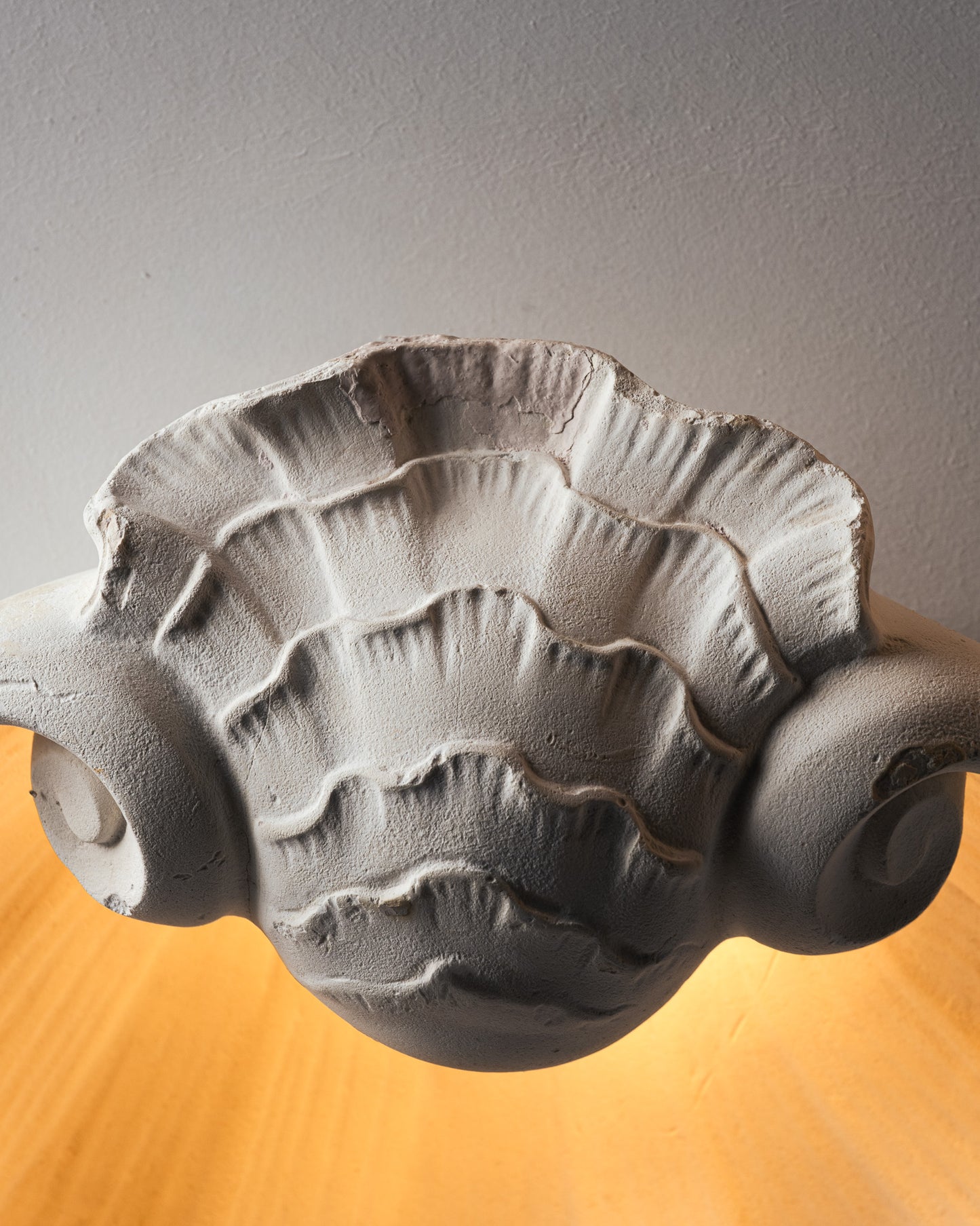 APPLIQUE COQUILLAGE DANS LE GOÛT DE SERGE ROCHE, 1930s