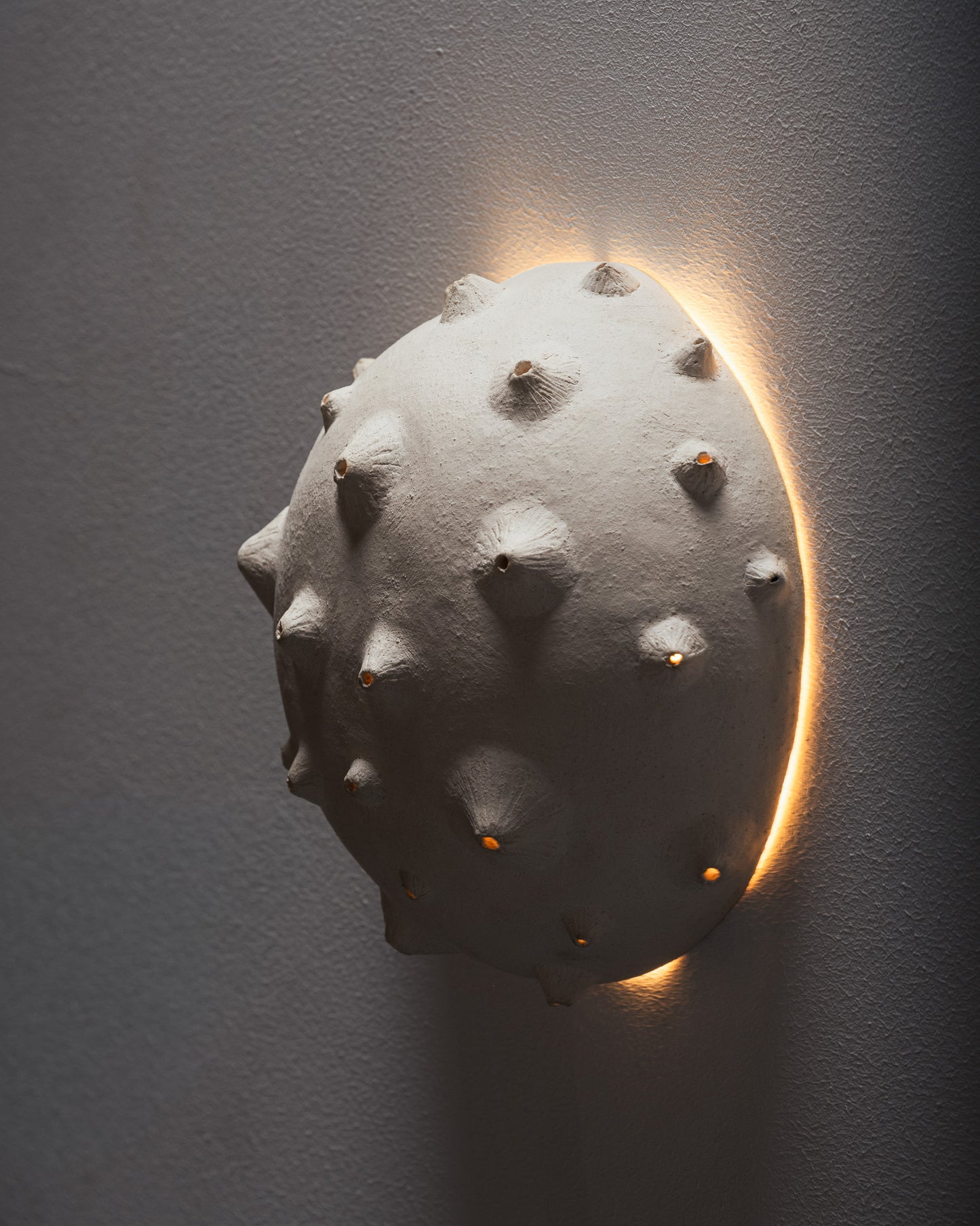 APPLIQUE BALANE EN GRÈS BLANC