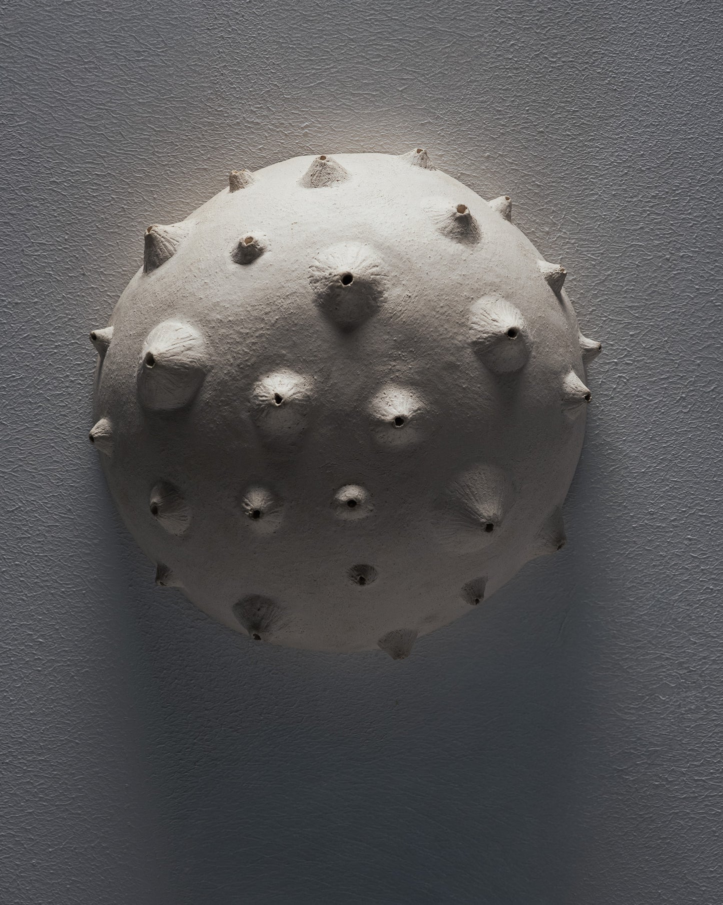 APPLIQUE BALANE EN GRÈS BLANC