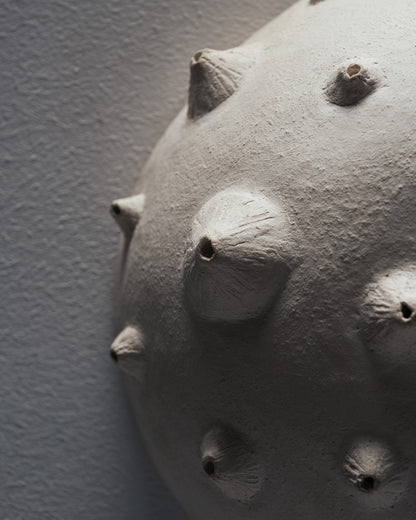 APPLIQUE BALANE EN GRÈS BLANC