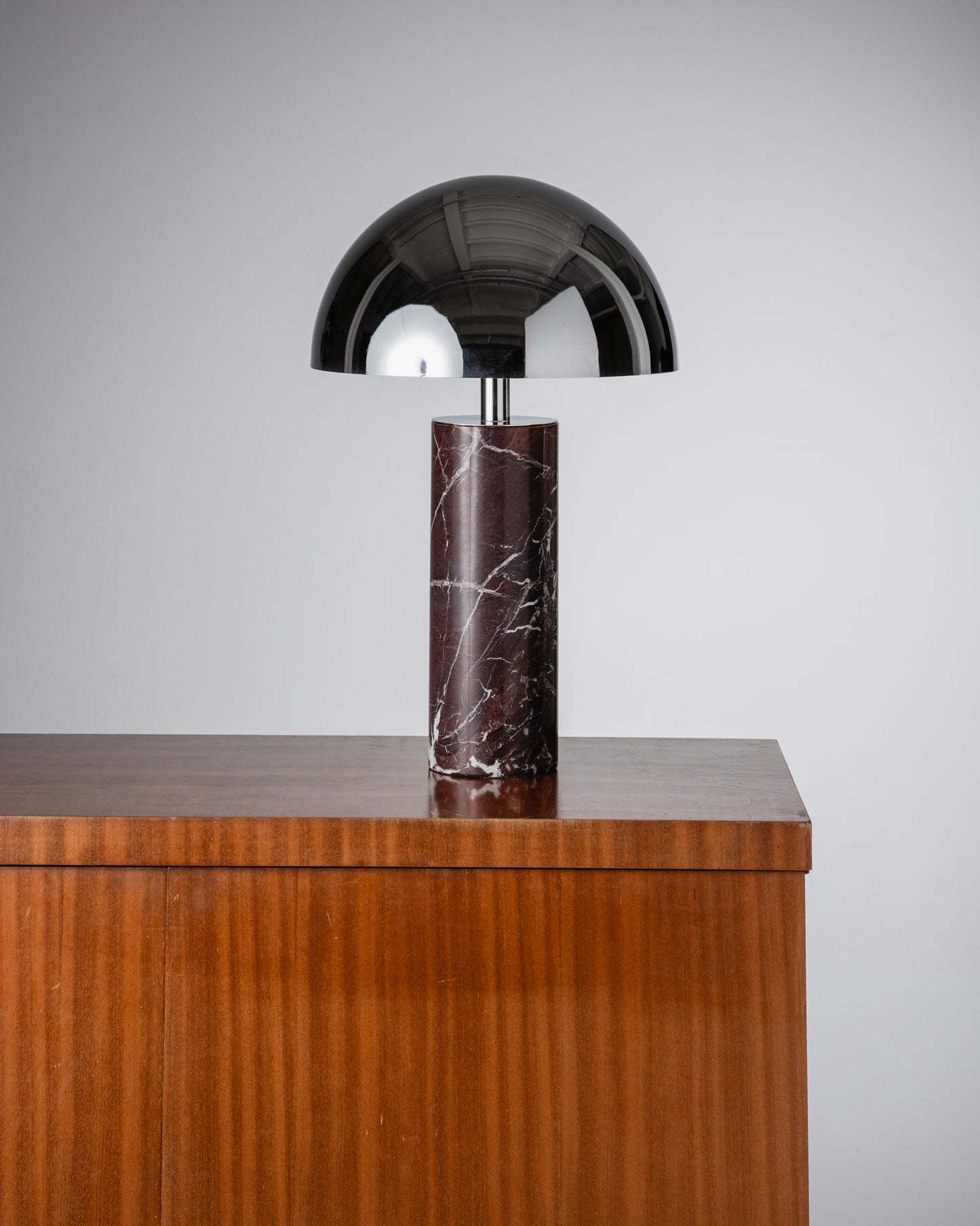 LAMPE DE TABLE ADEI EN MARBRE ET CHROME