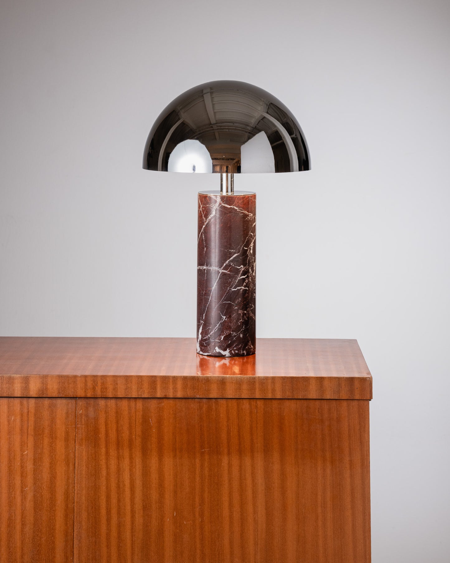 LAMPE DE TABLE ADEI EN MARBRE ET CHROME