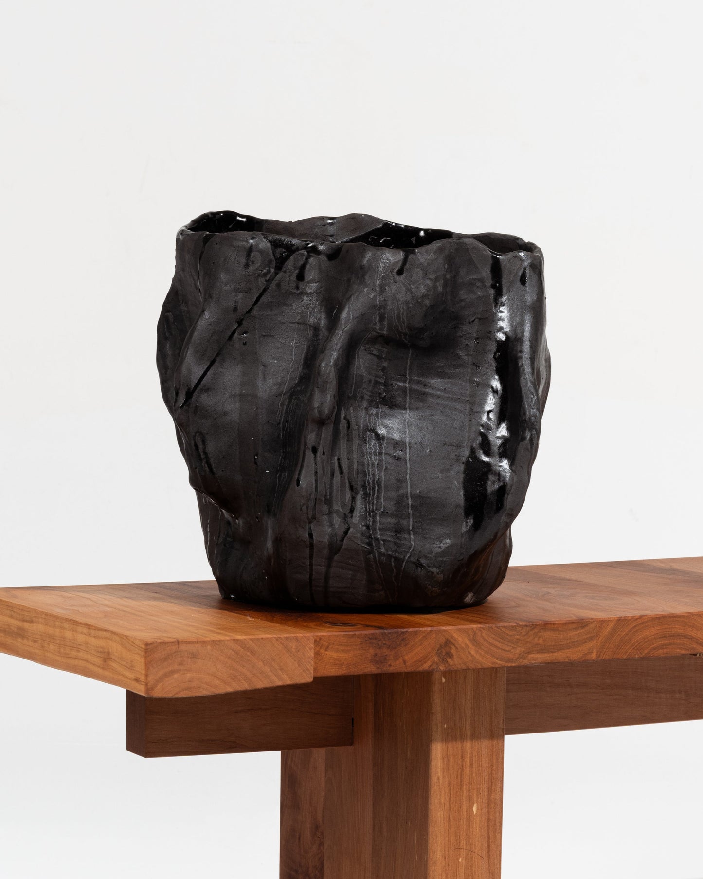VASE SOULAGES EN GRÈS NOIR MAT