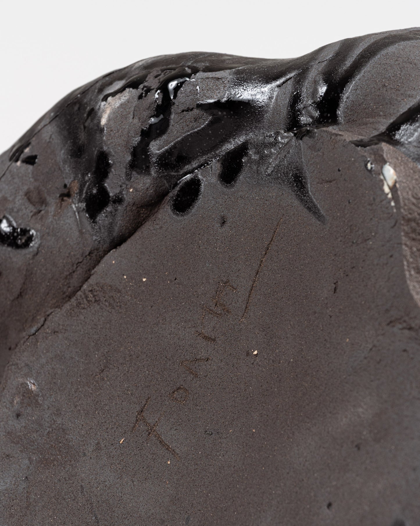 VASE SOULAGES EN GRÈS NOIR MAT