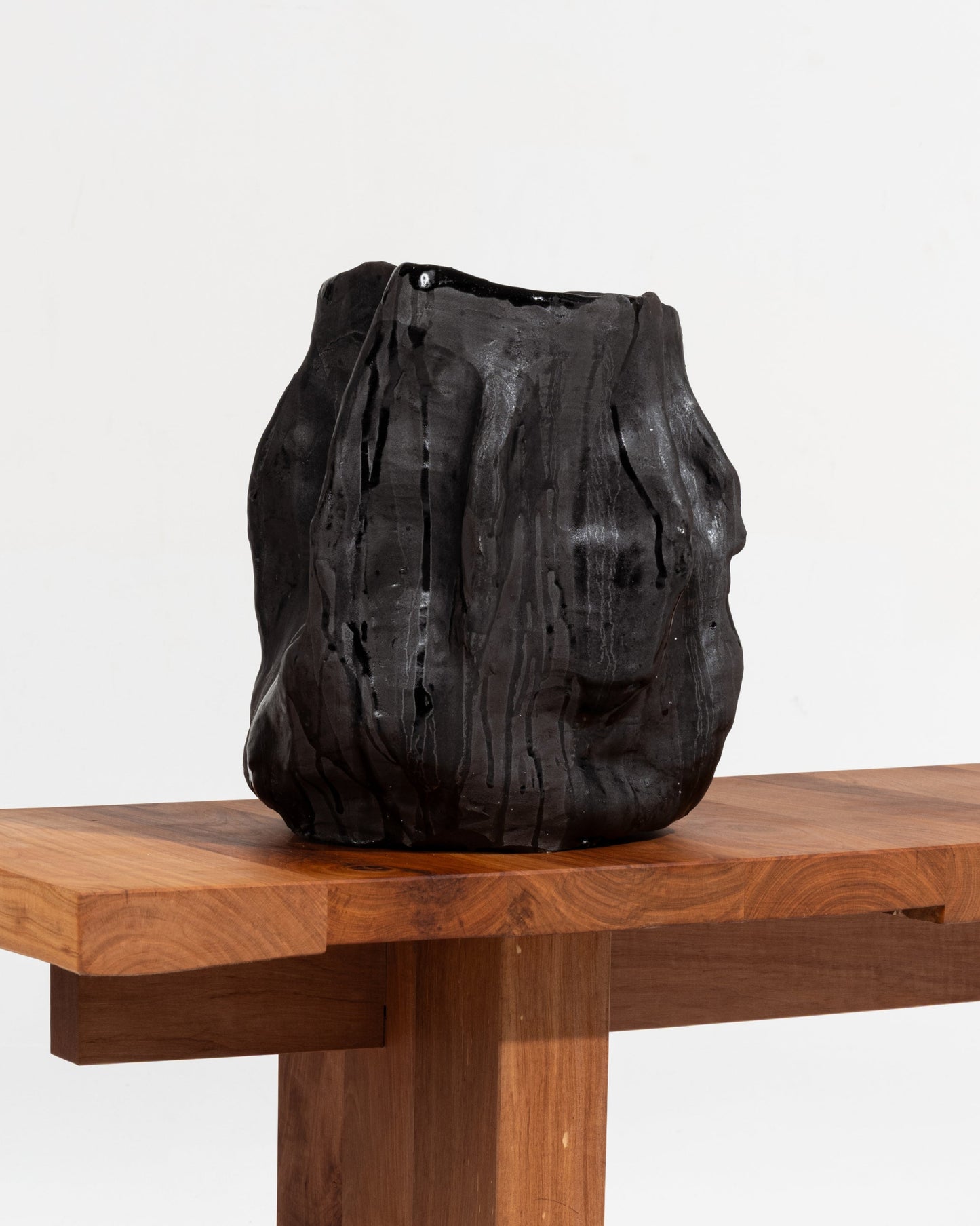 VASE SOULAGES EN GRÈS NOIR MAT