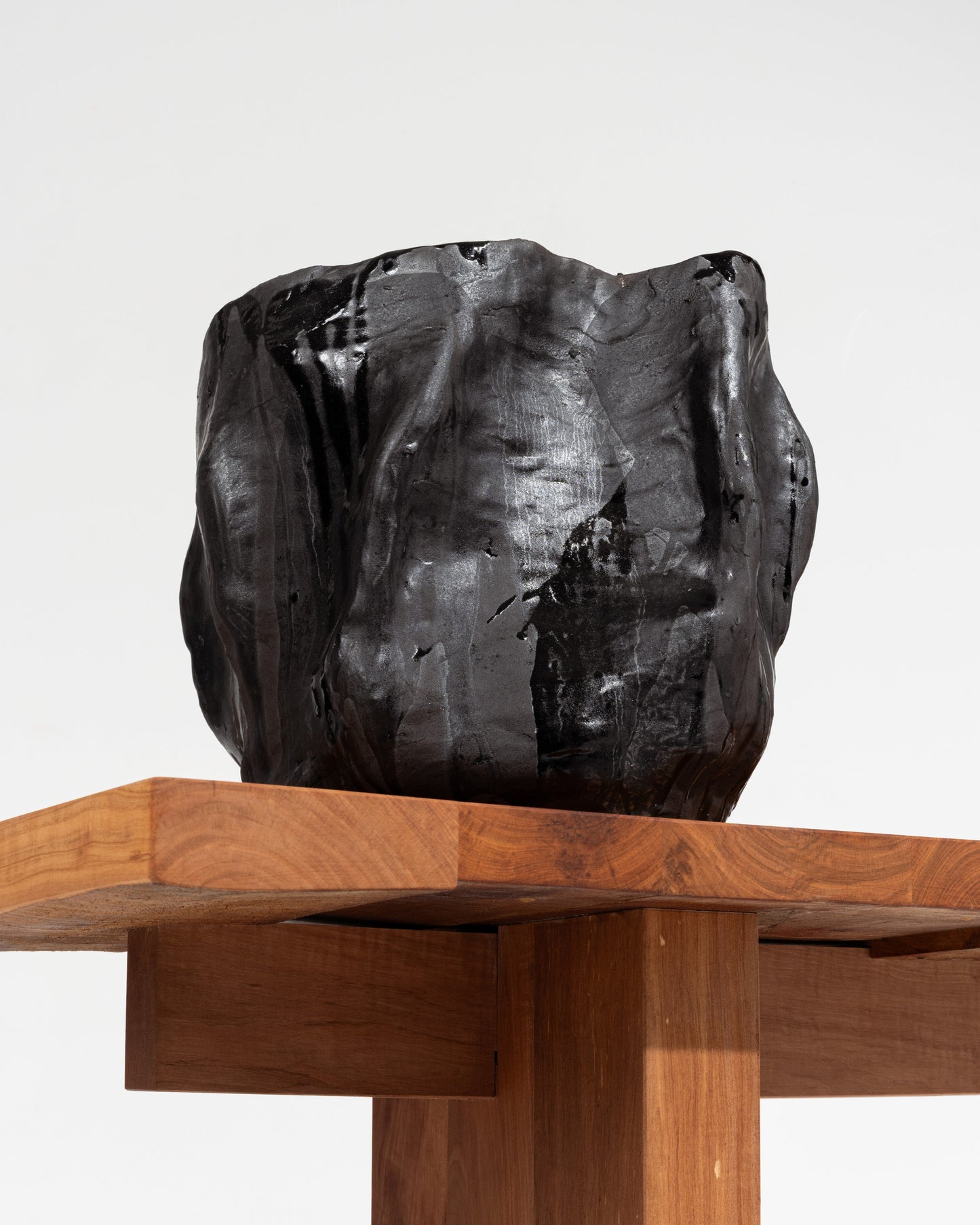 VASE SOULAGES EN GRÈS NOIR MAT